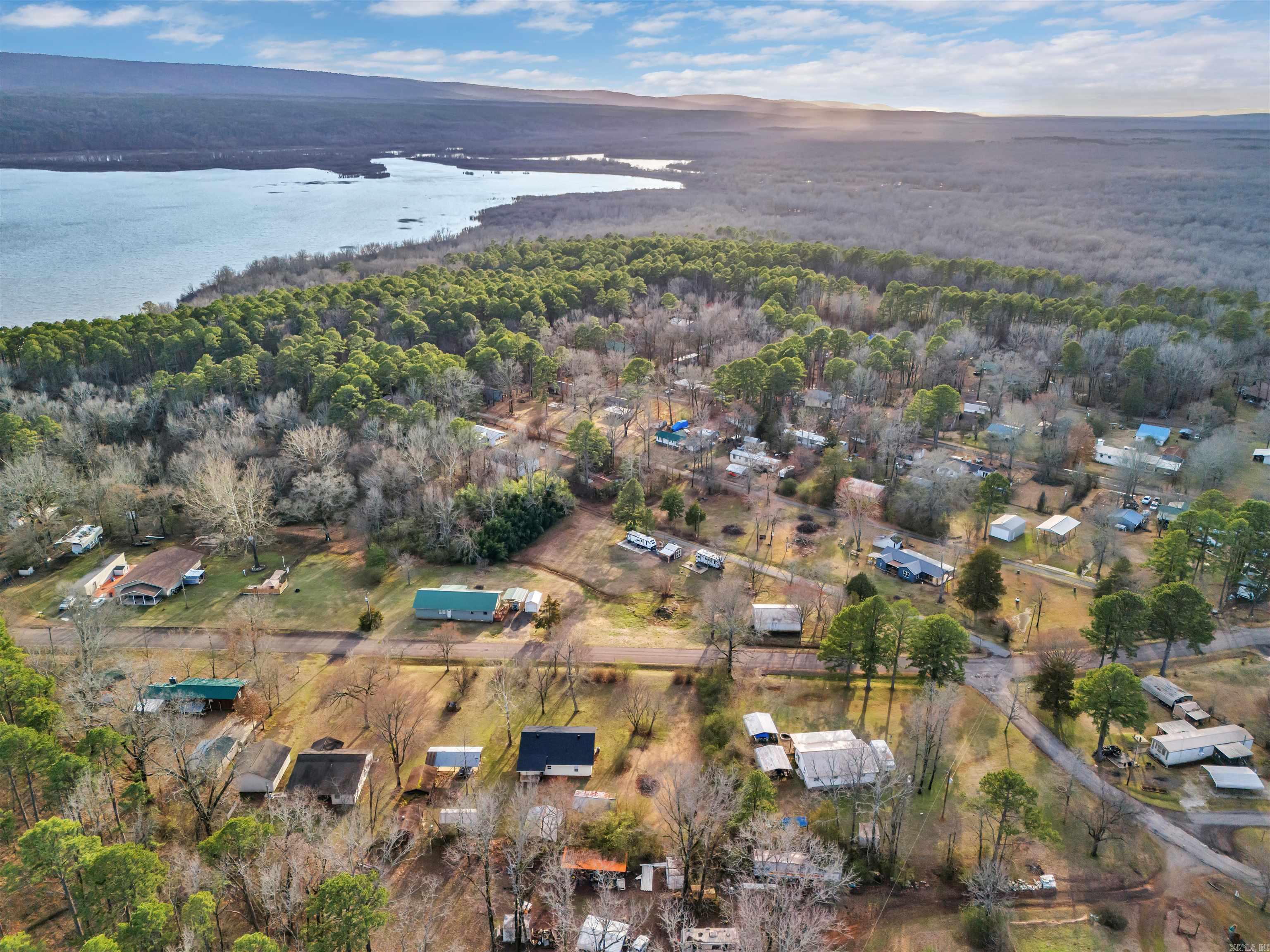 MOLERS LAKESIDE - Residential