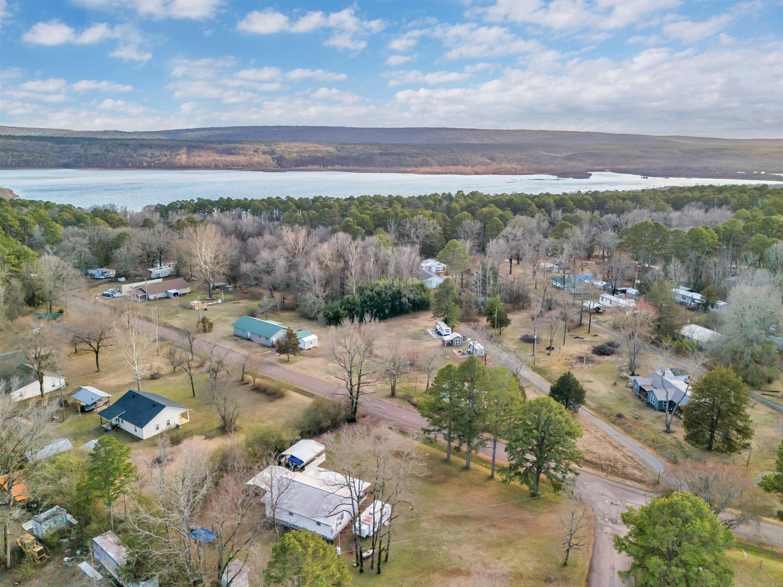 MOLERS LAKESIDE - Residential