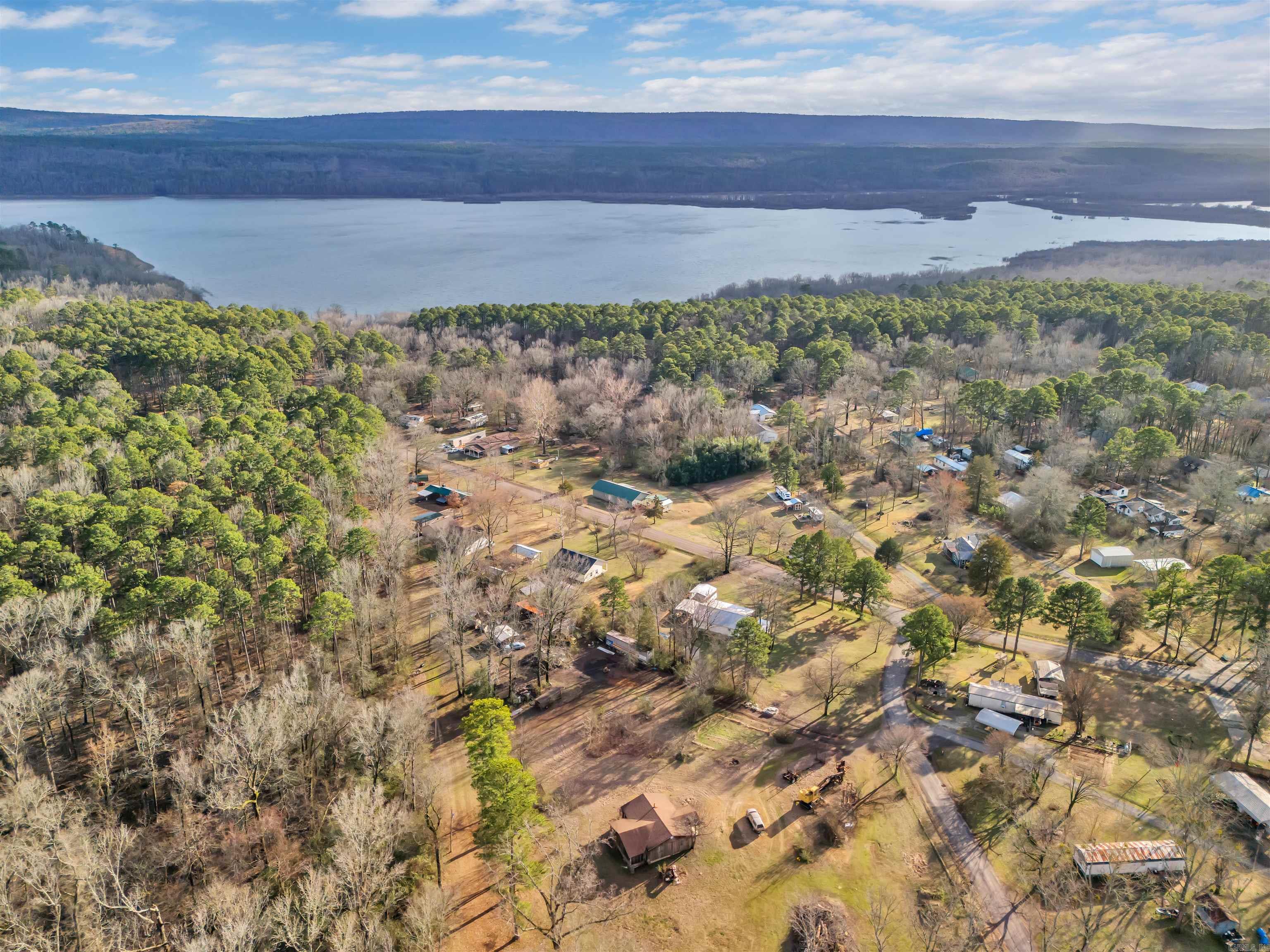 MOLERS LAKESIDE - Residential