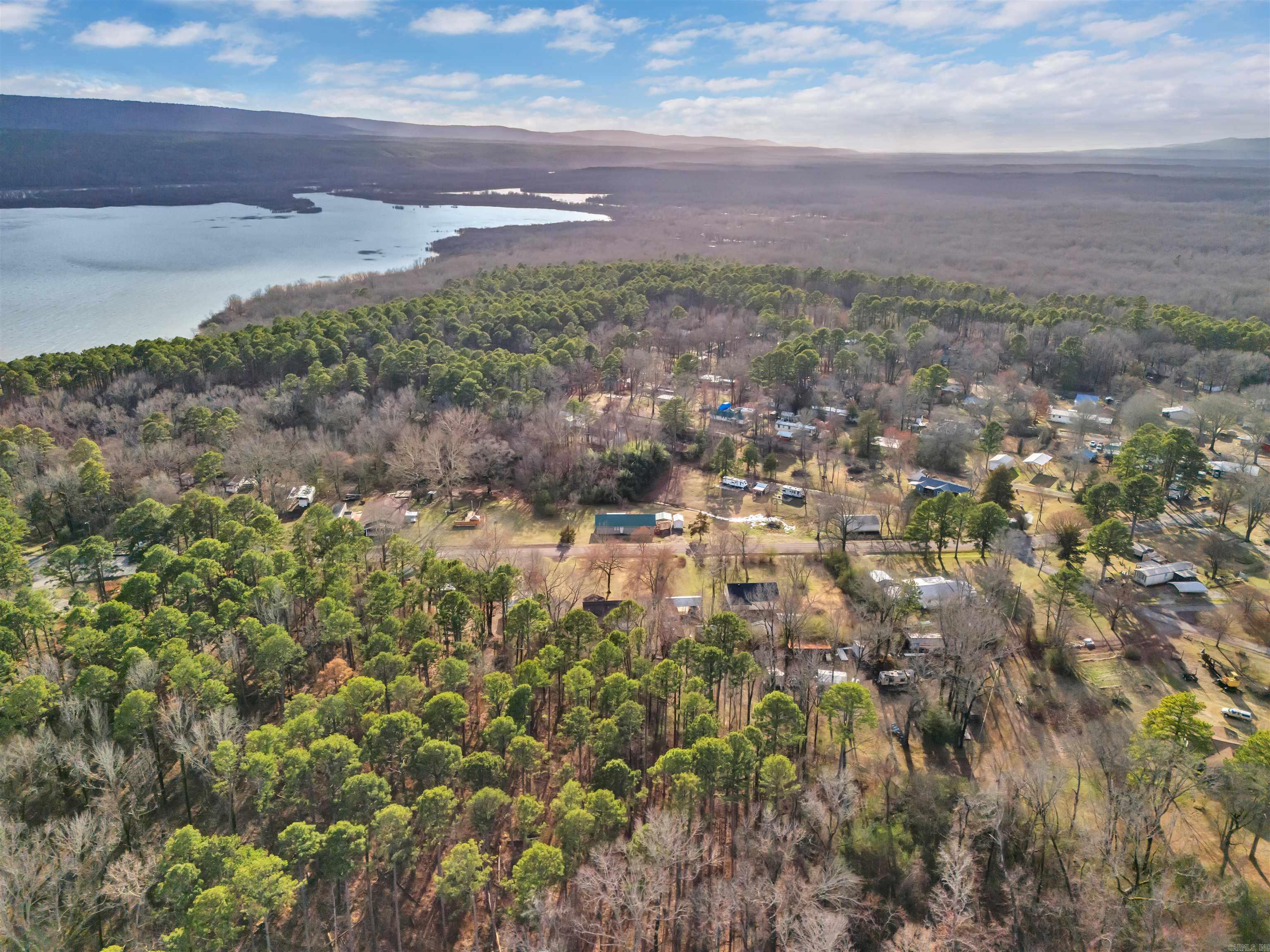 MOLERS LAKESIDE - Residential