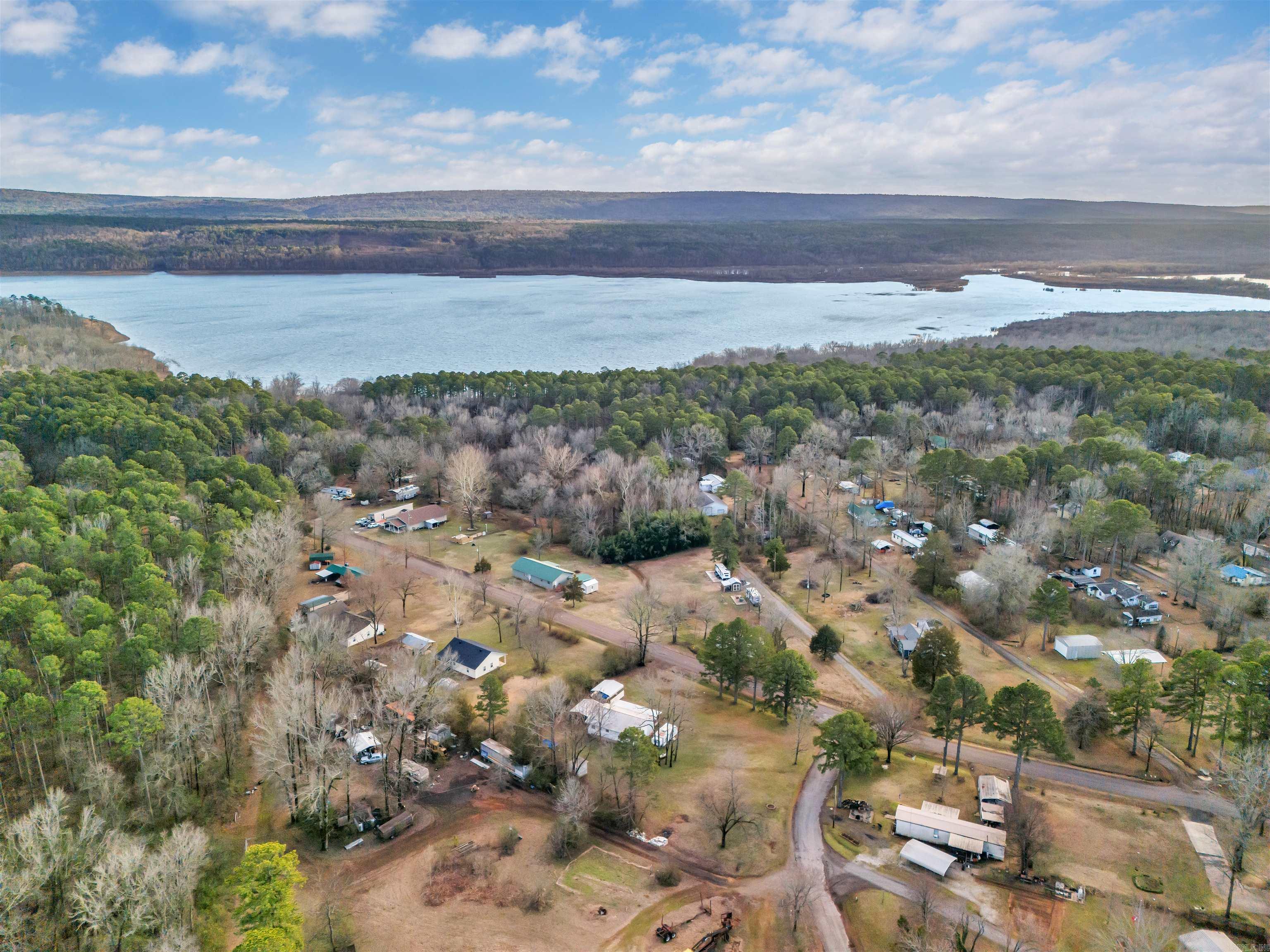MOLERS LAKESIDE - Residential
