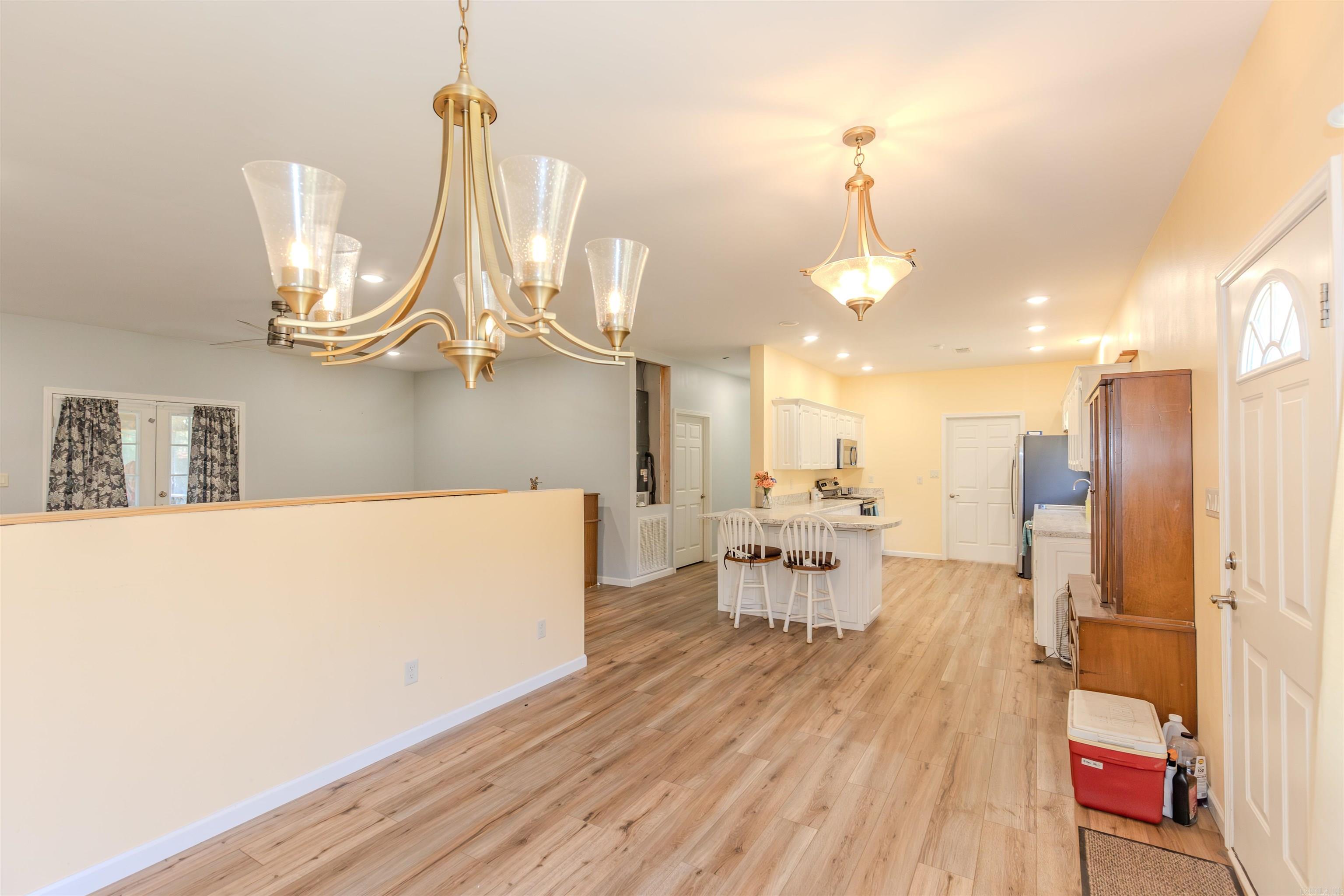 MOLERS LAKESIDE - Residential
