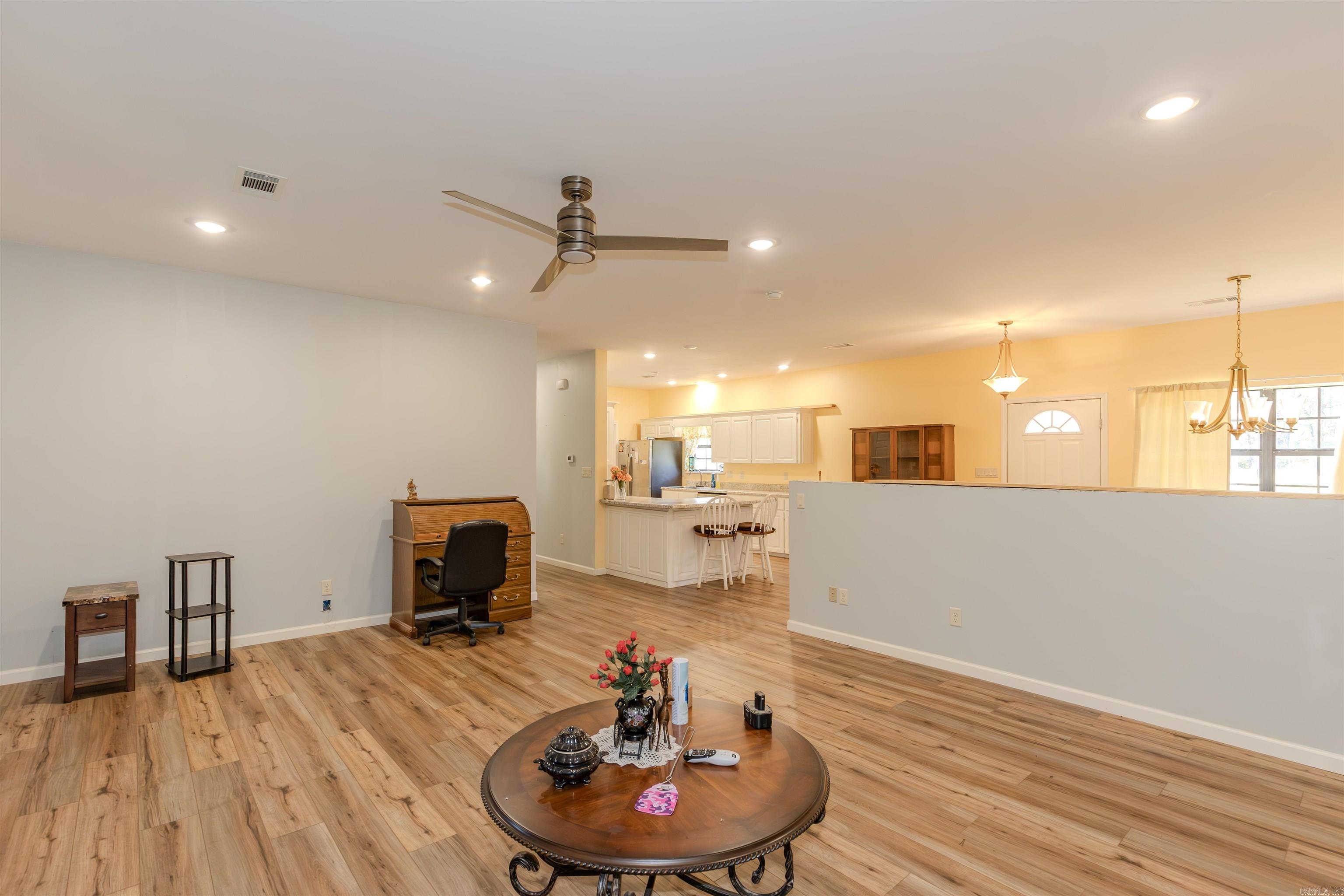 MOLERS LAKESIDE - Residential