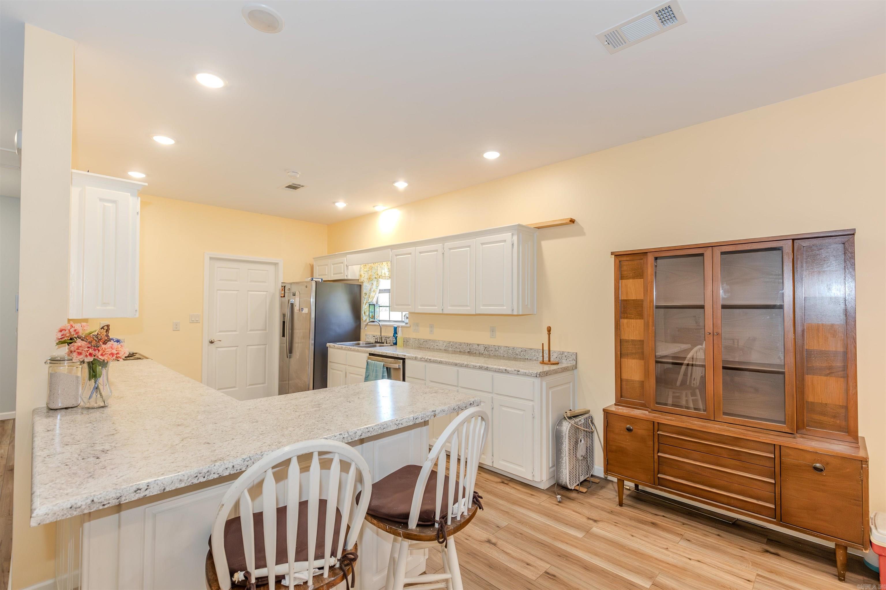 MOLERS LAKESIDE - Residential