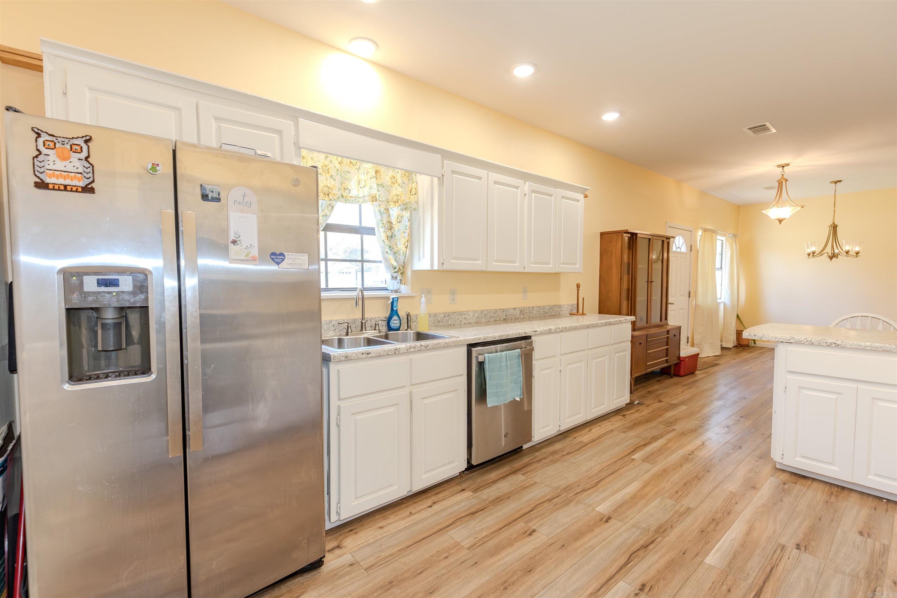 MOLERS LAKESIDE - Residential