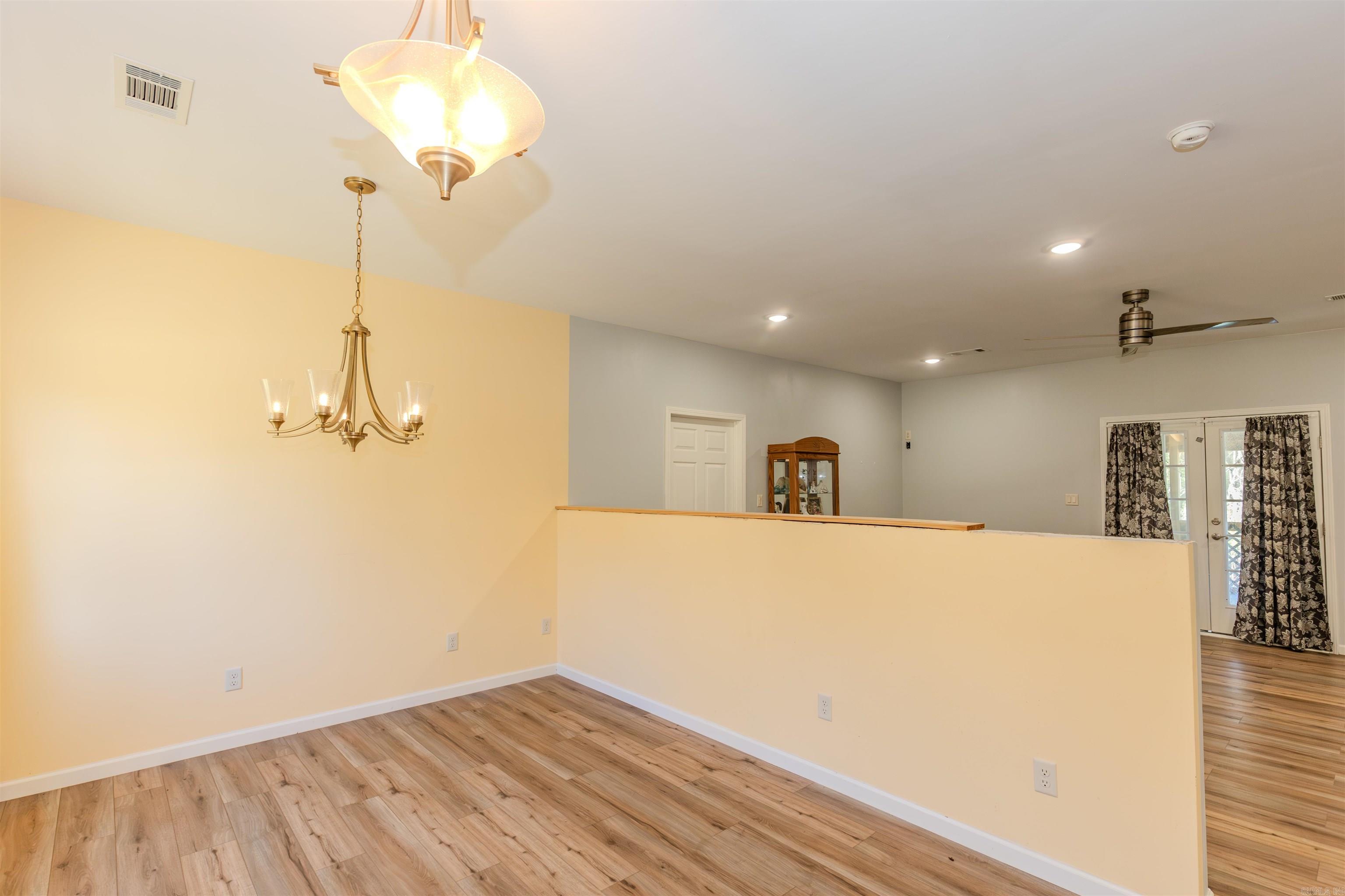 MOLERS LAKESIDE - Residential