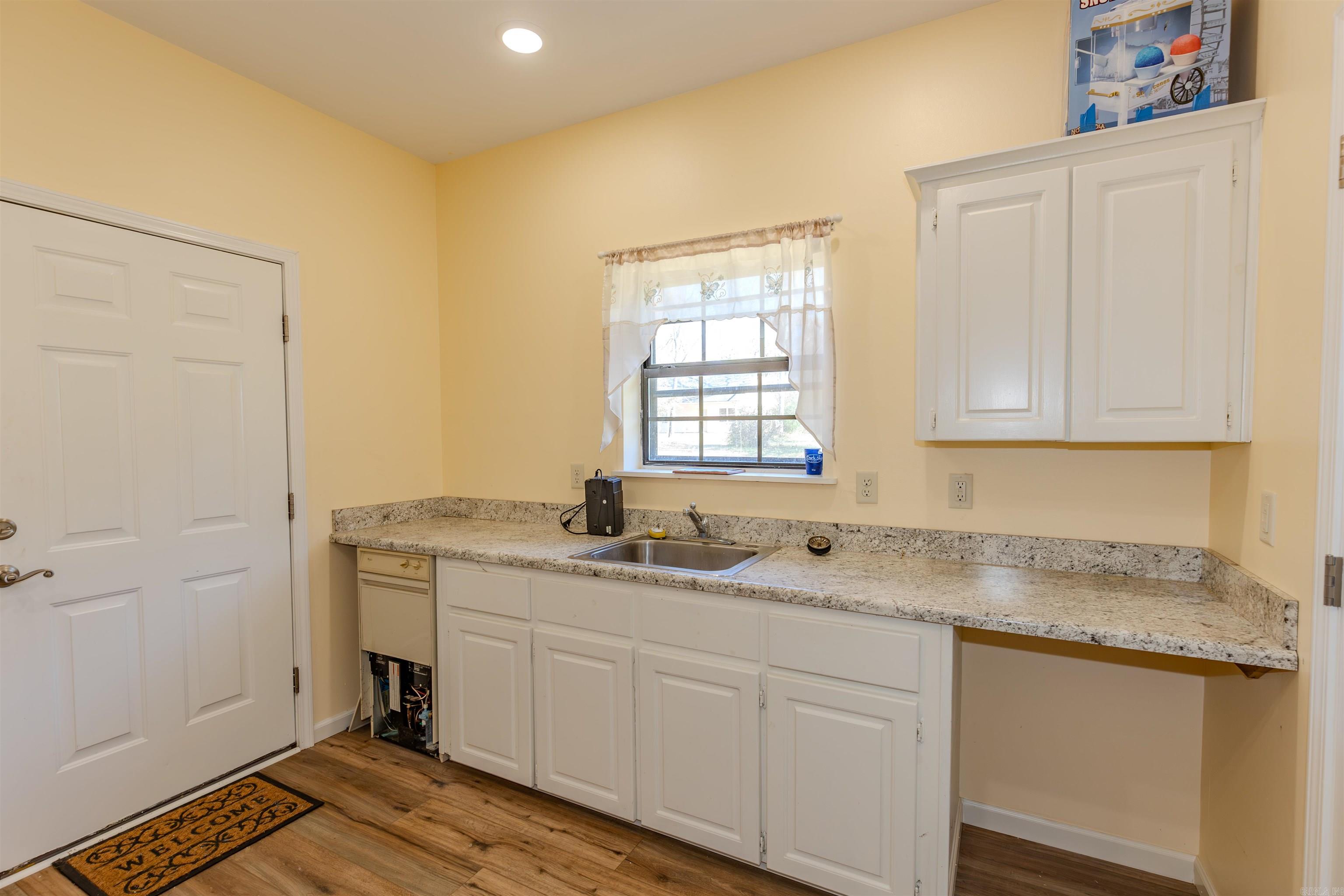 MOLERS LAKESIDE - Residential