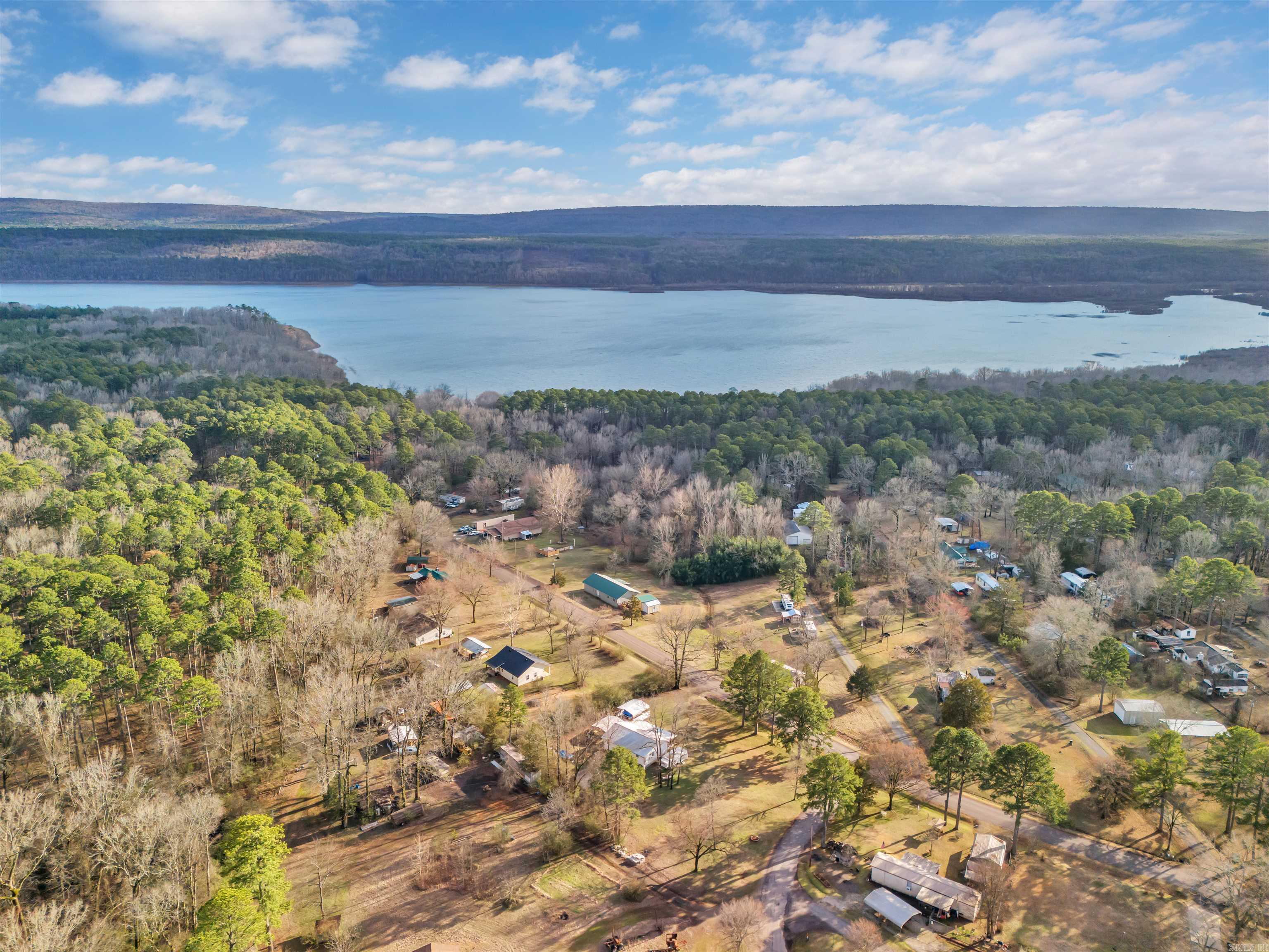 MOLERS LAKESIDE - Residential