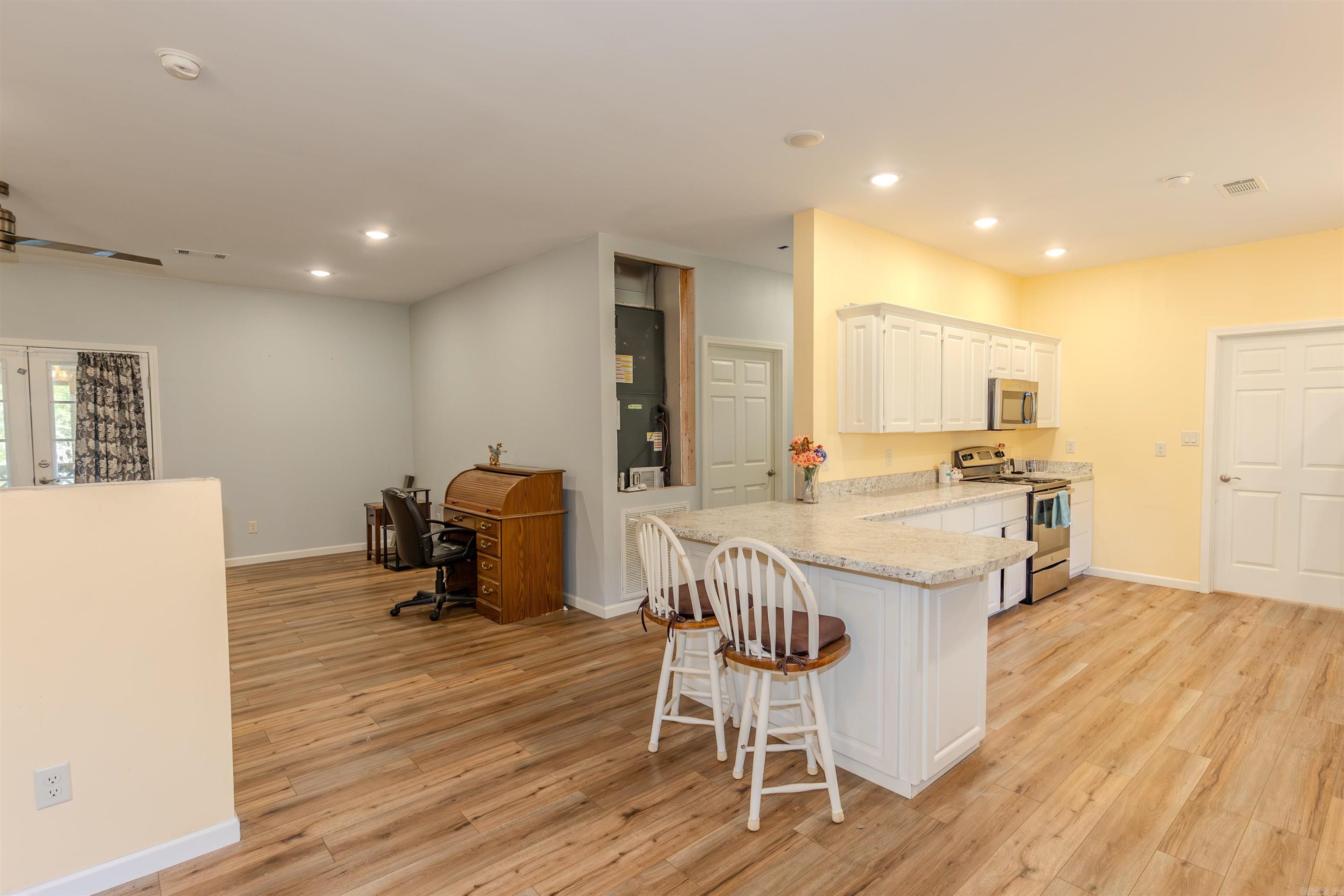 MOLERS LAKESIDE - Residential