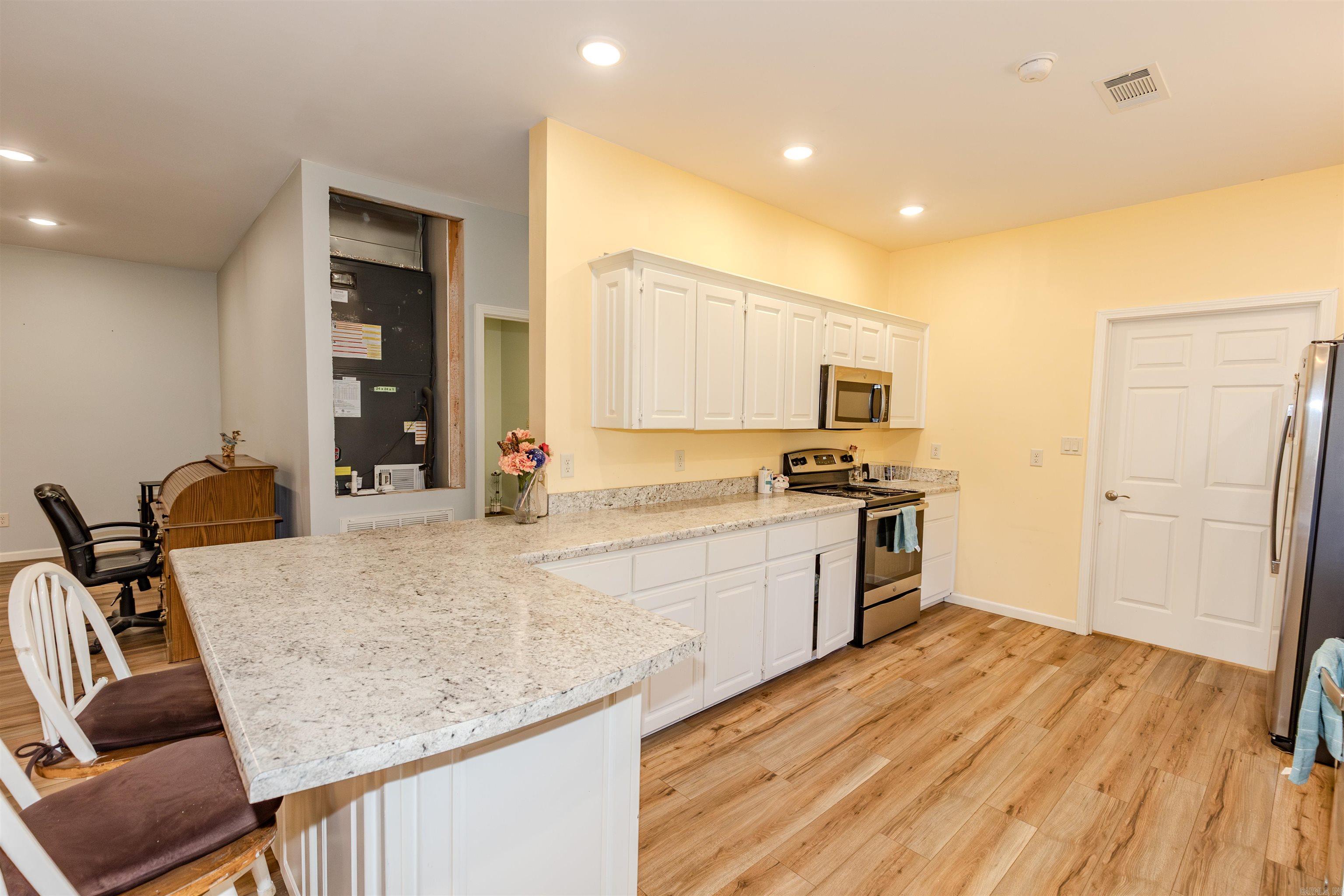 MOLERS LAKESIDE - Residential