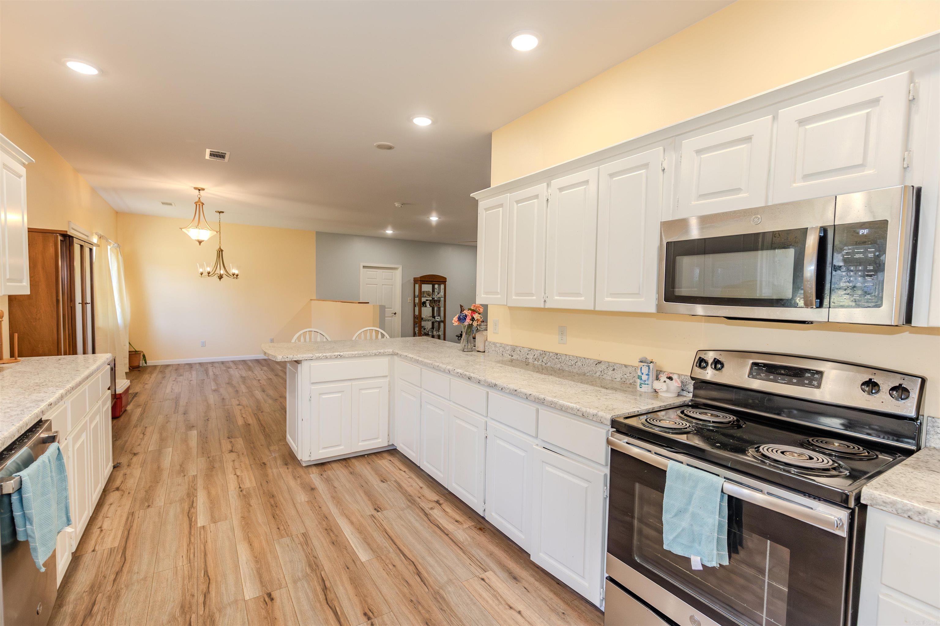 MOLERS LAKESIDE - Residential