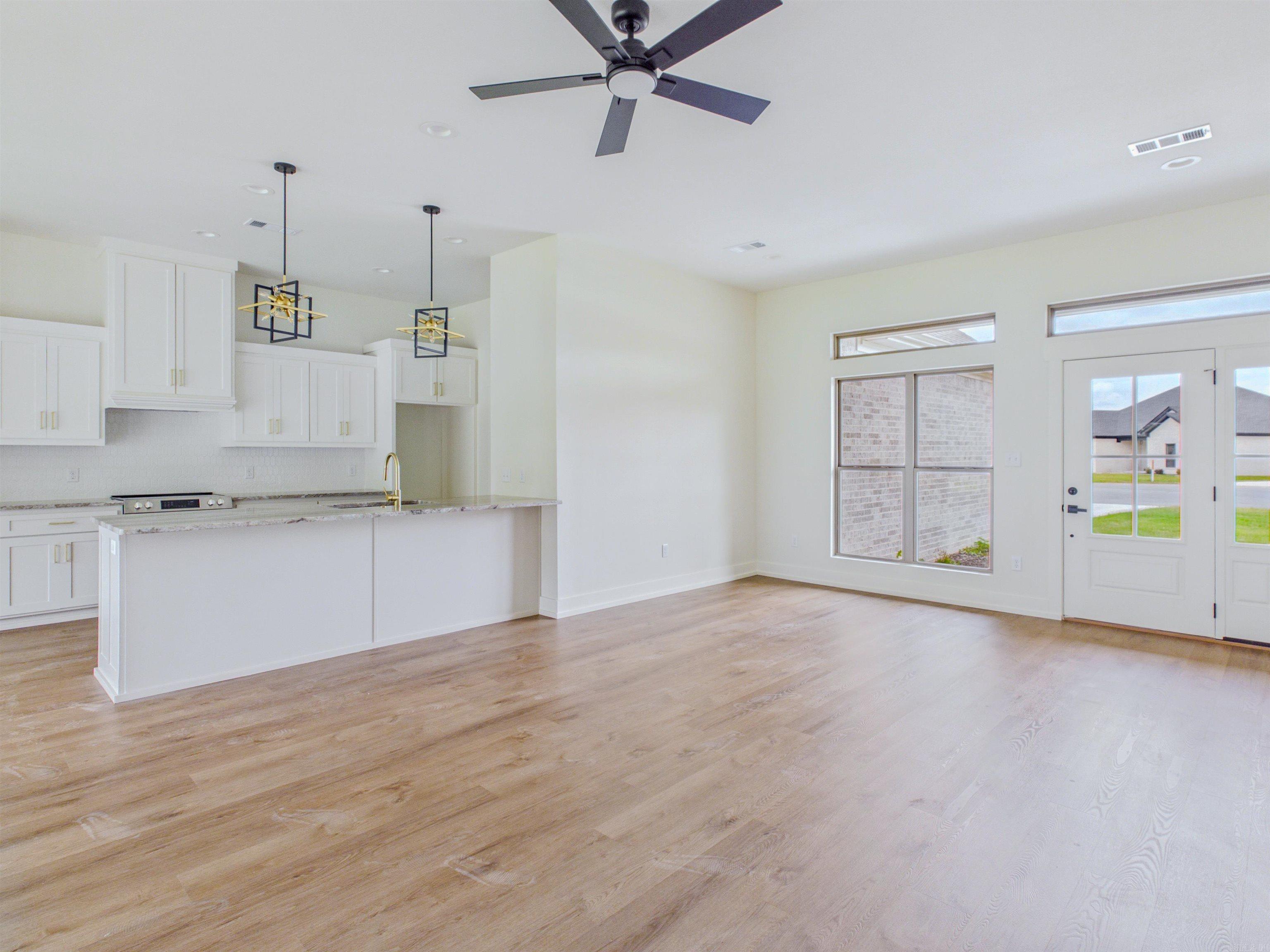 EAST MEADOW - Residential