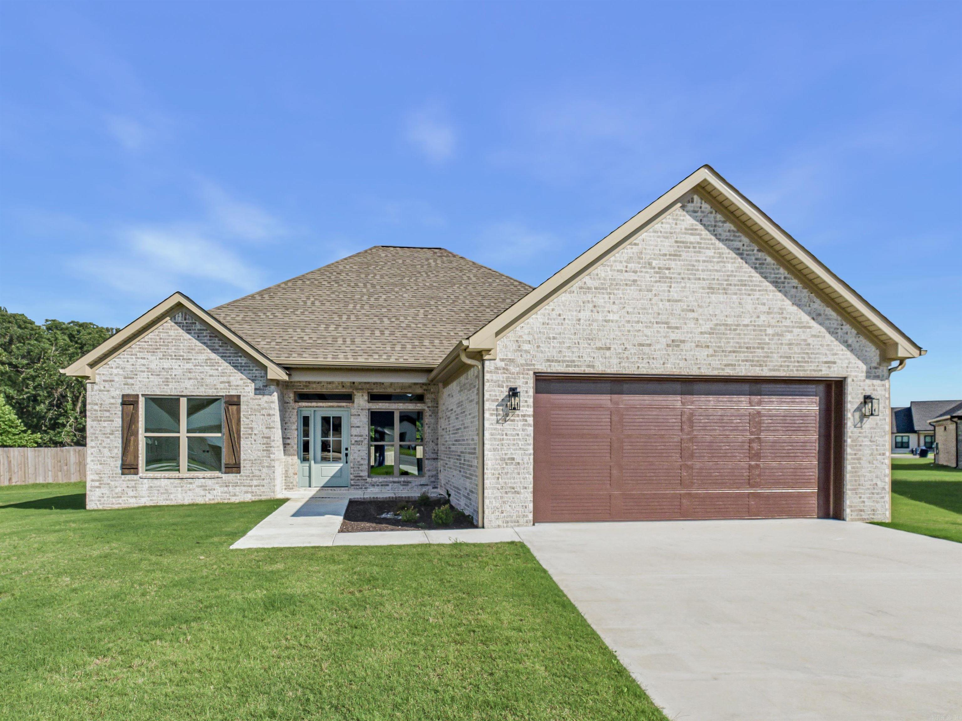 EAST MEADOW - Residential