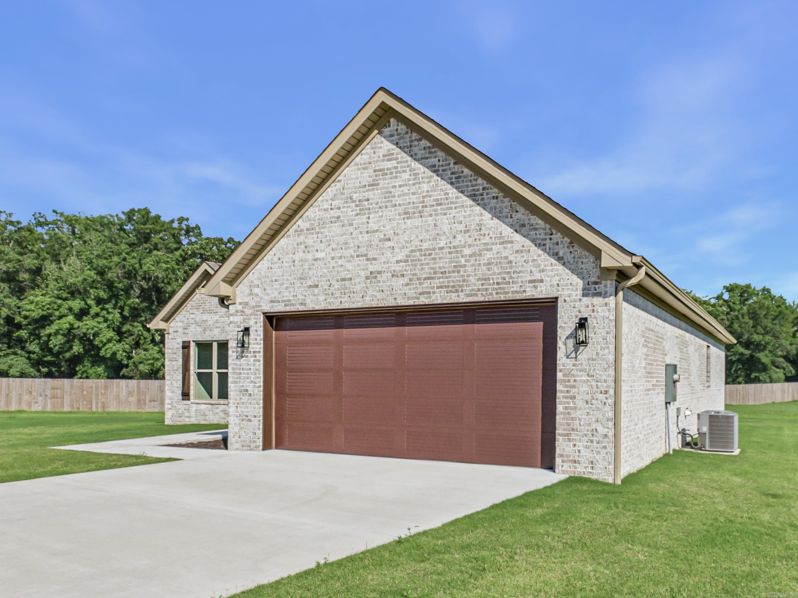 EAST MEADOW - Residential