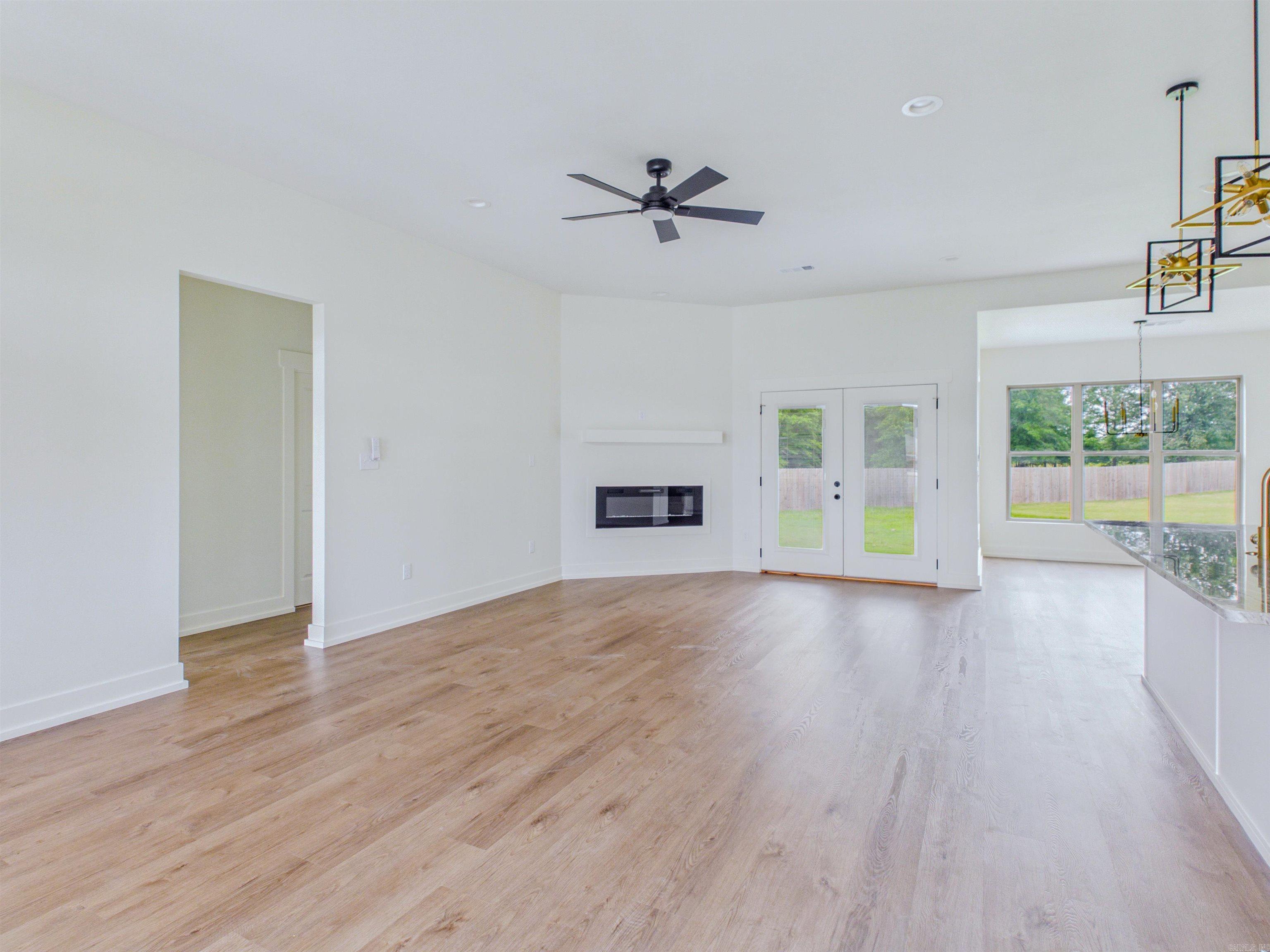 EAST MEADOW - Residential