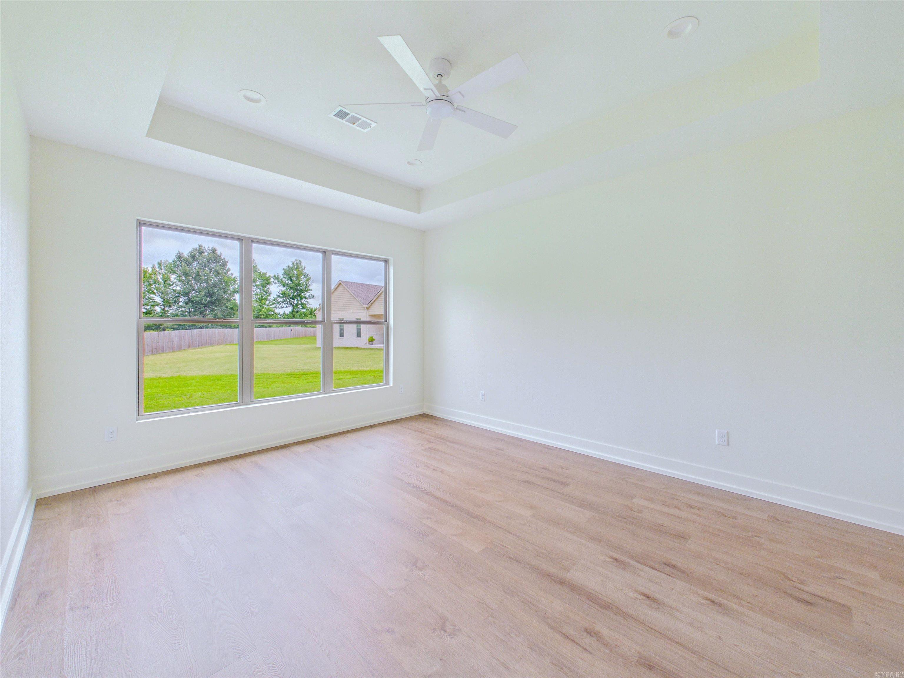 EAST MEADOW - Residential