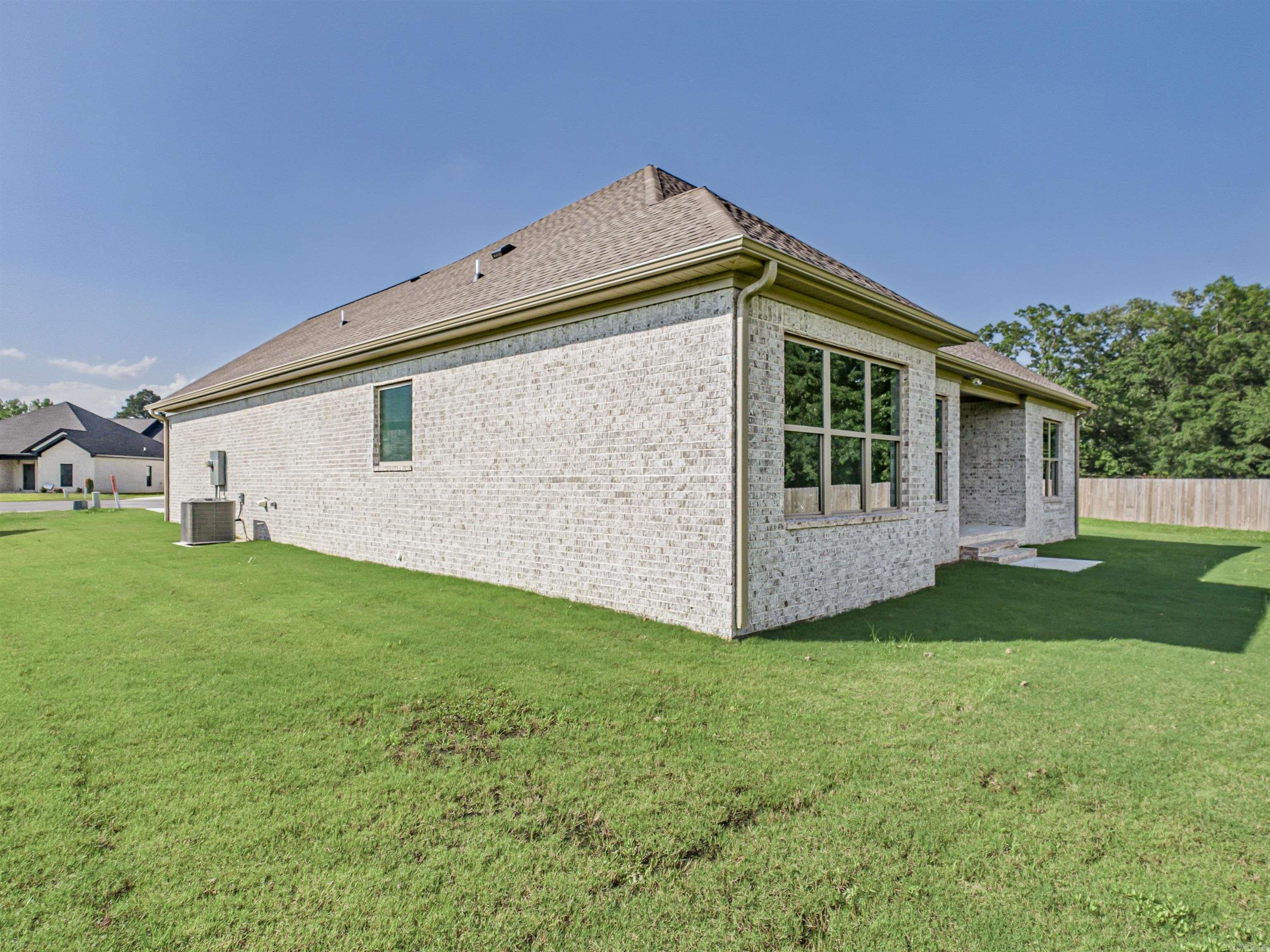 EAST MEADOW - Residential