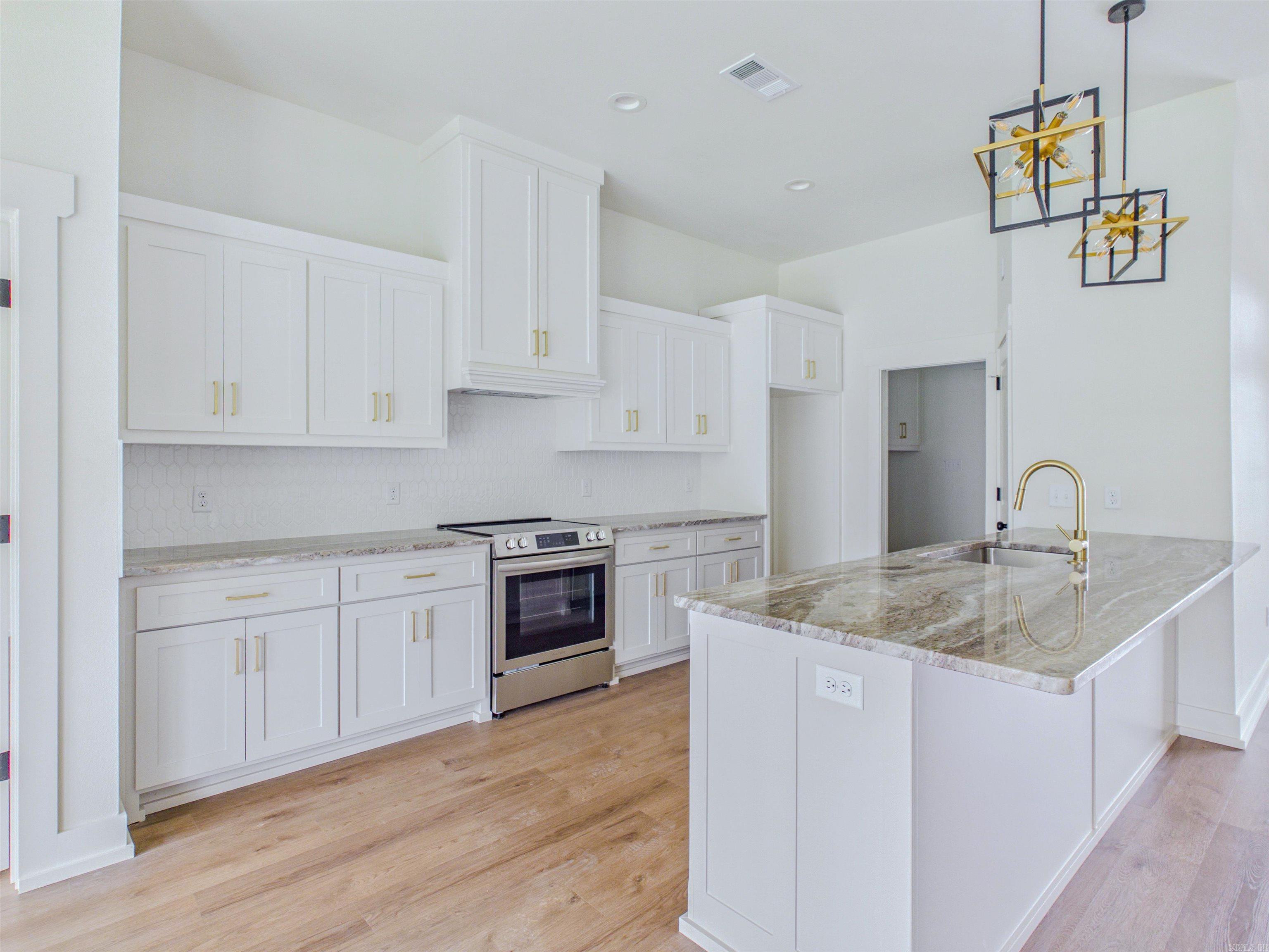 EAST MEADOW - Residential