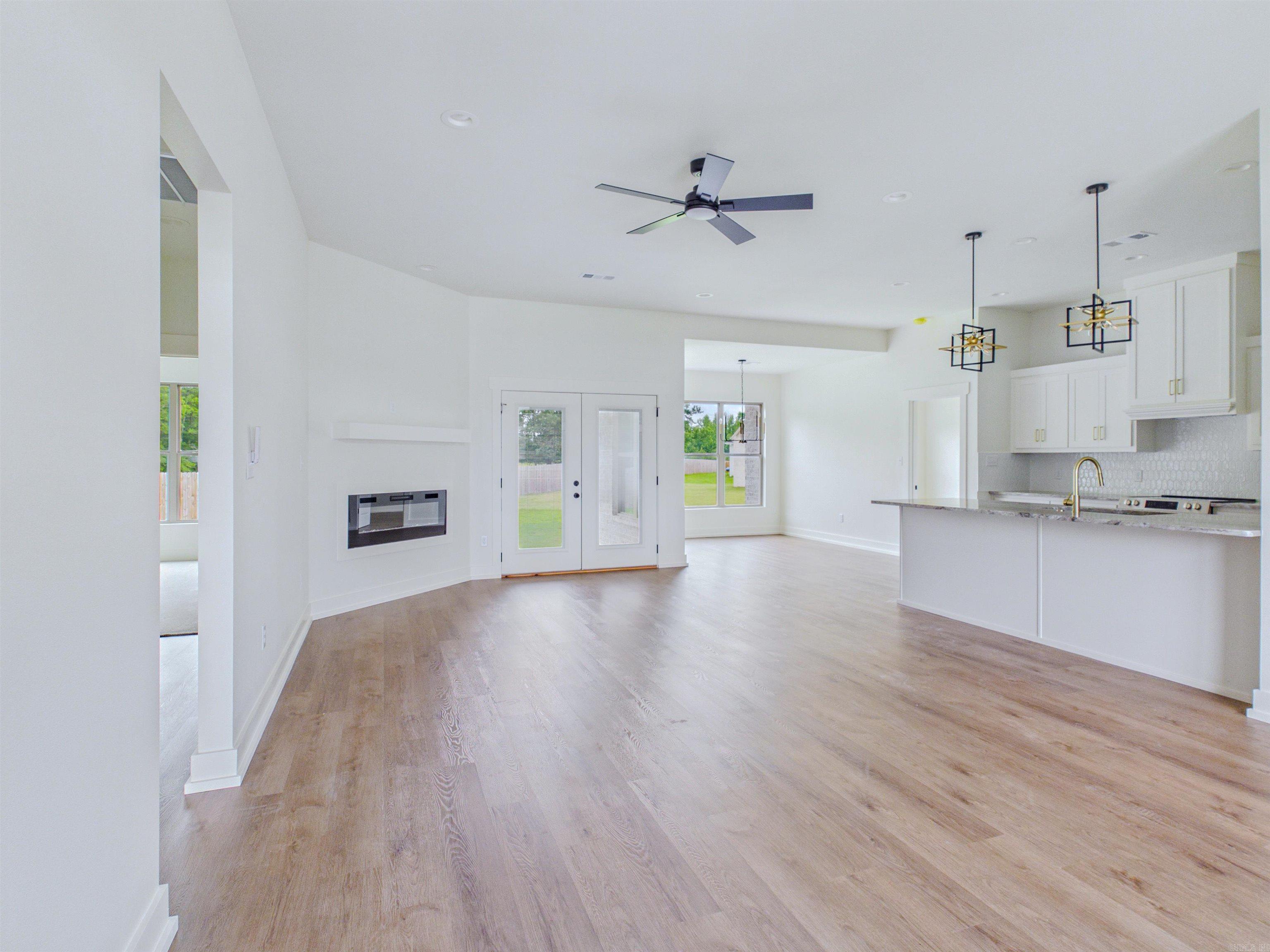 EAST MEADOW - Residential