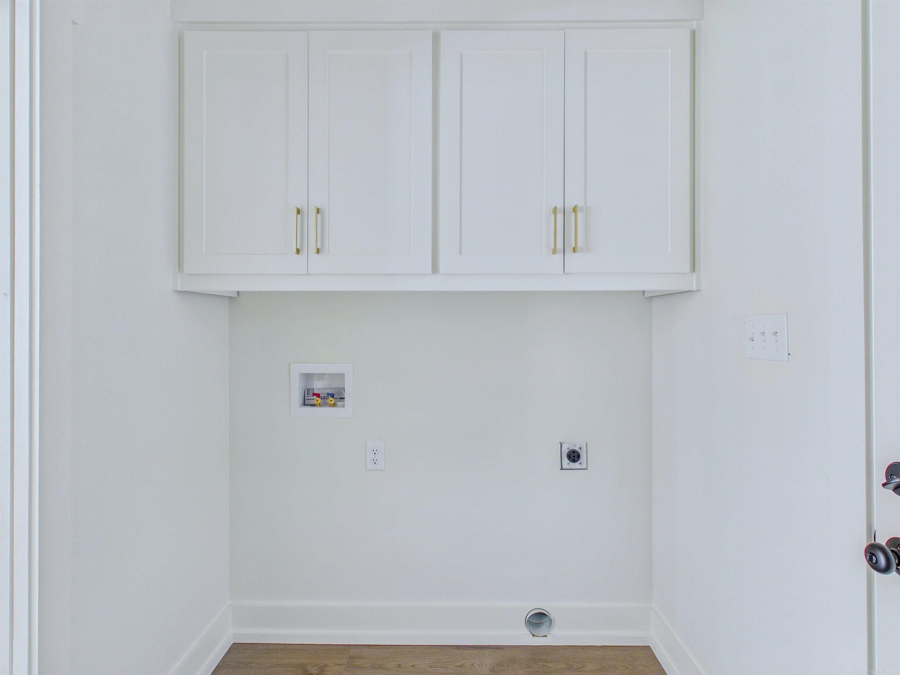 EAST MEADOW - Residential