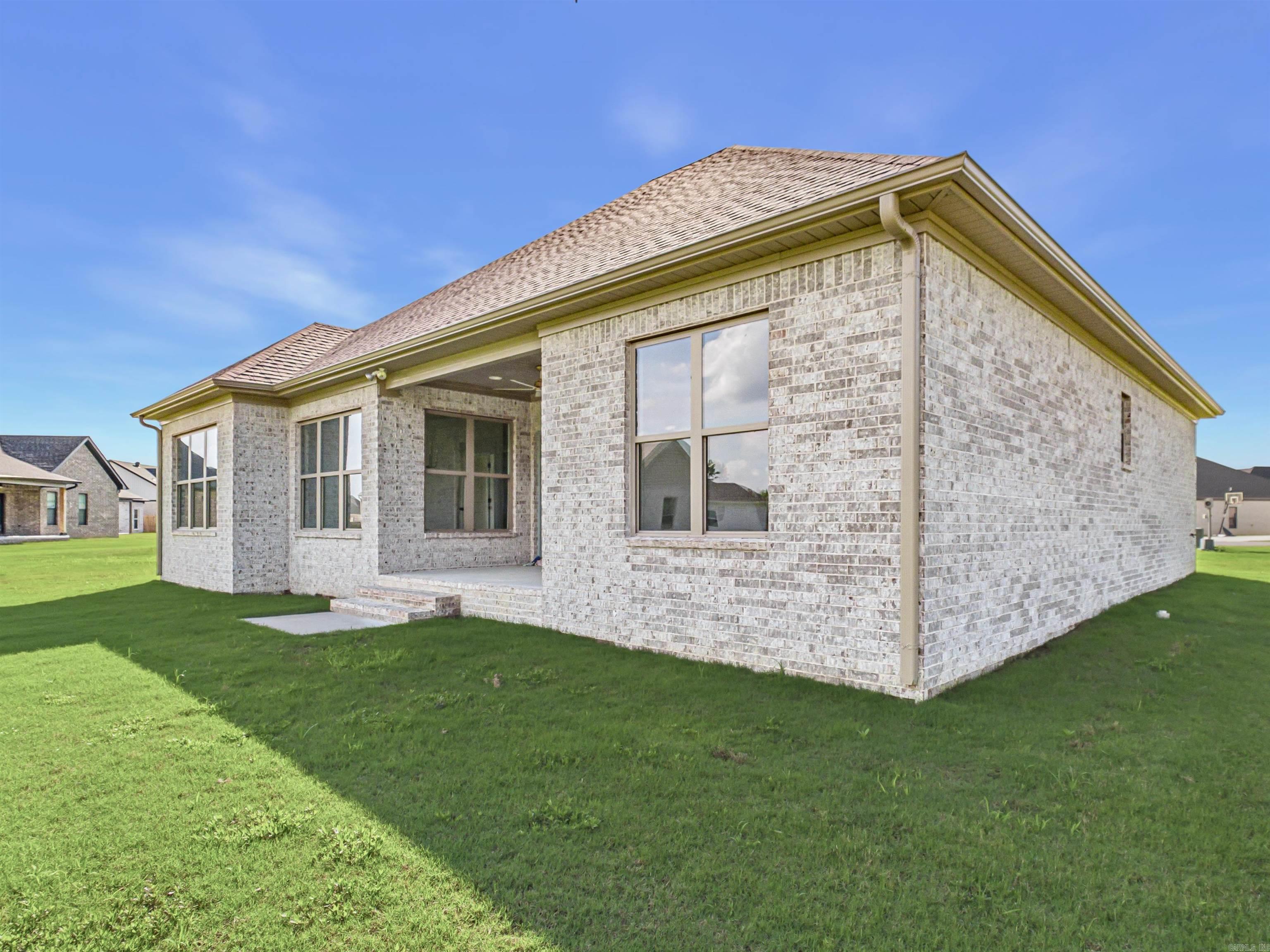 EAST MEADOW - Residential