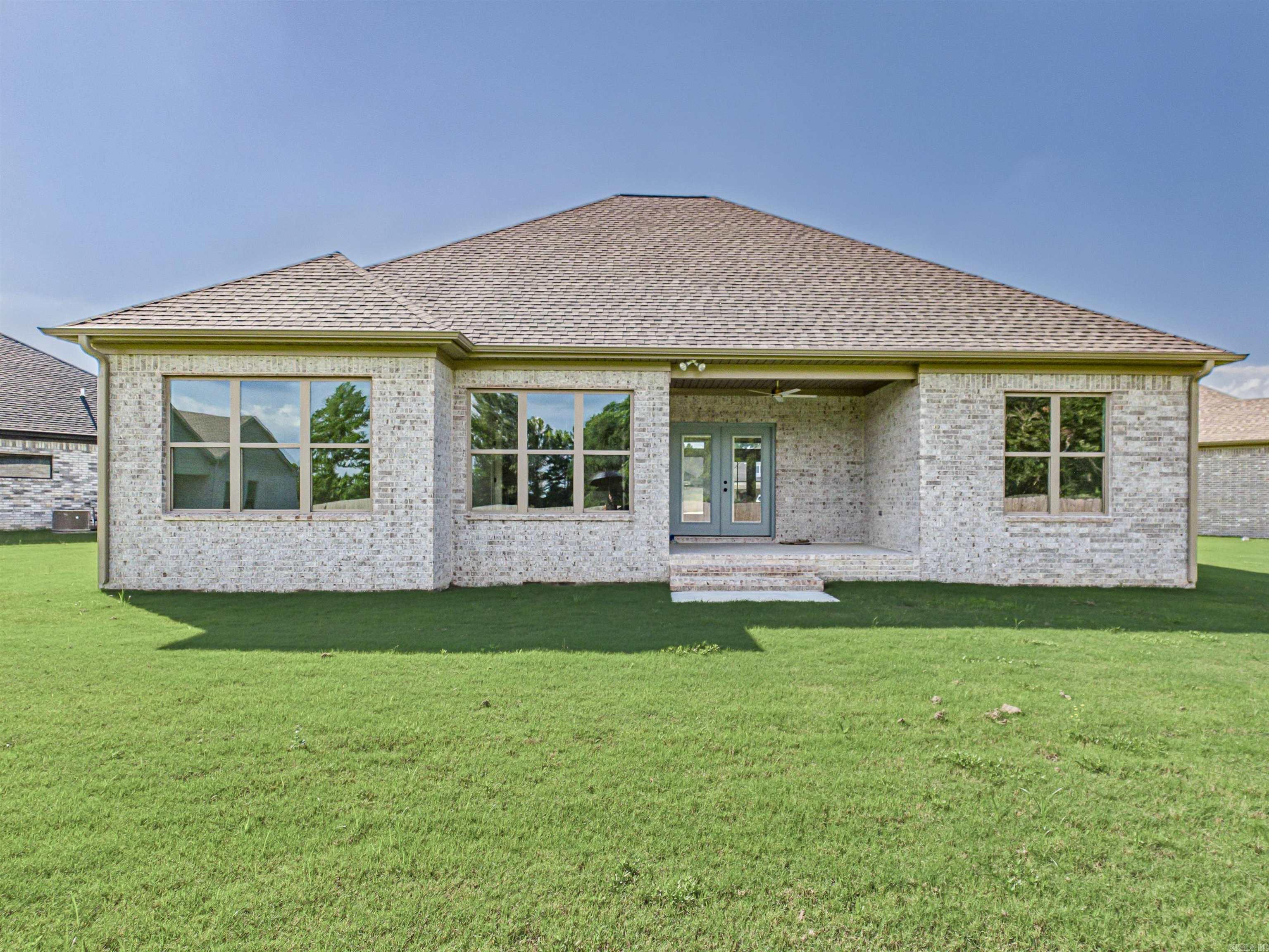 EAST MEADOW - Residential
