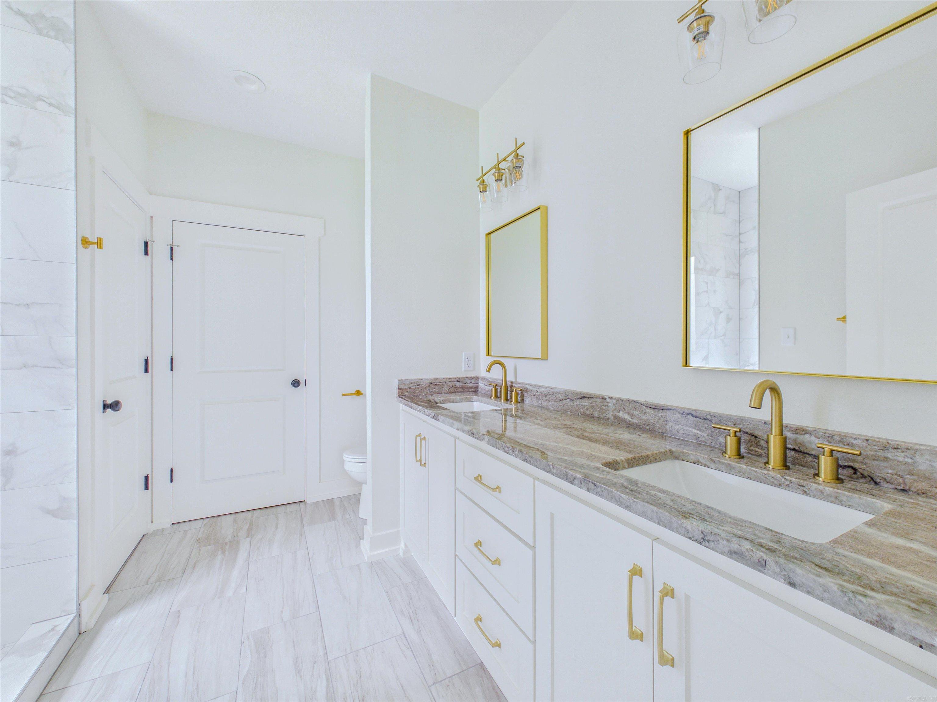 EAST MEADOW - Residential