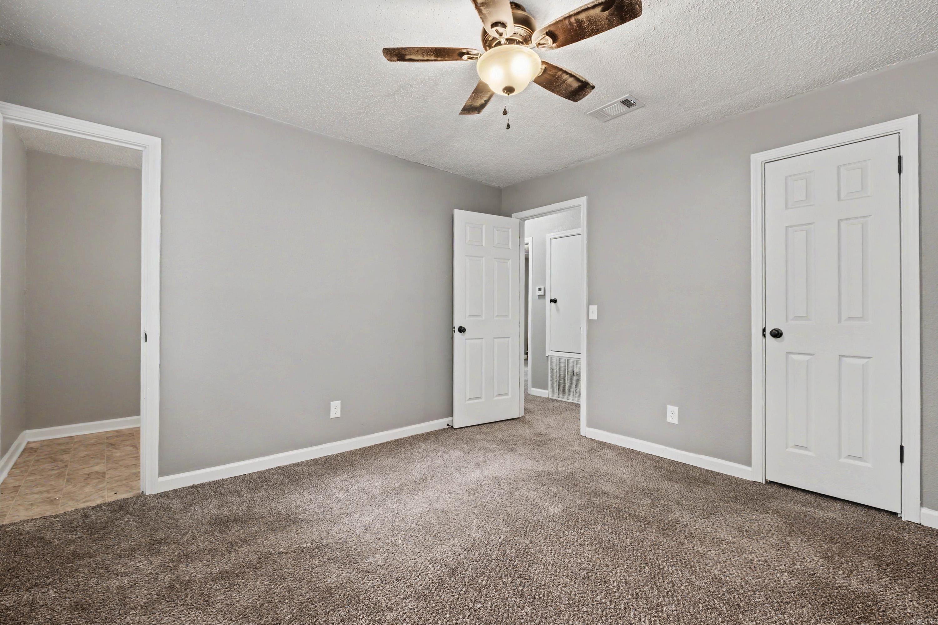 SHADY GROVE - Residential