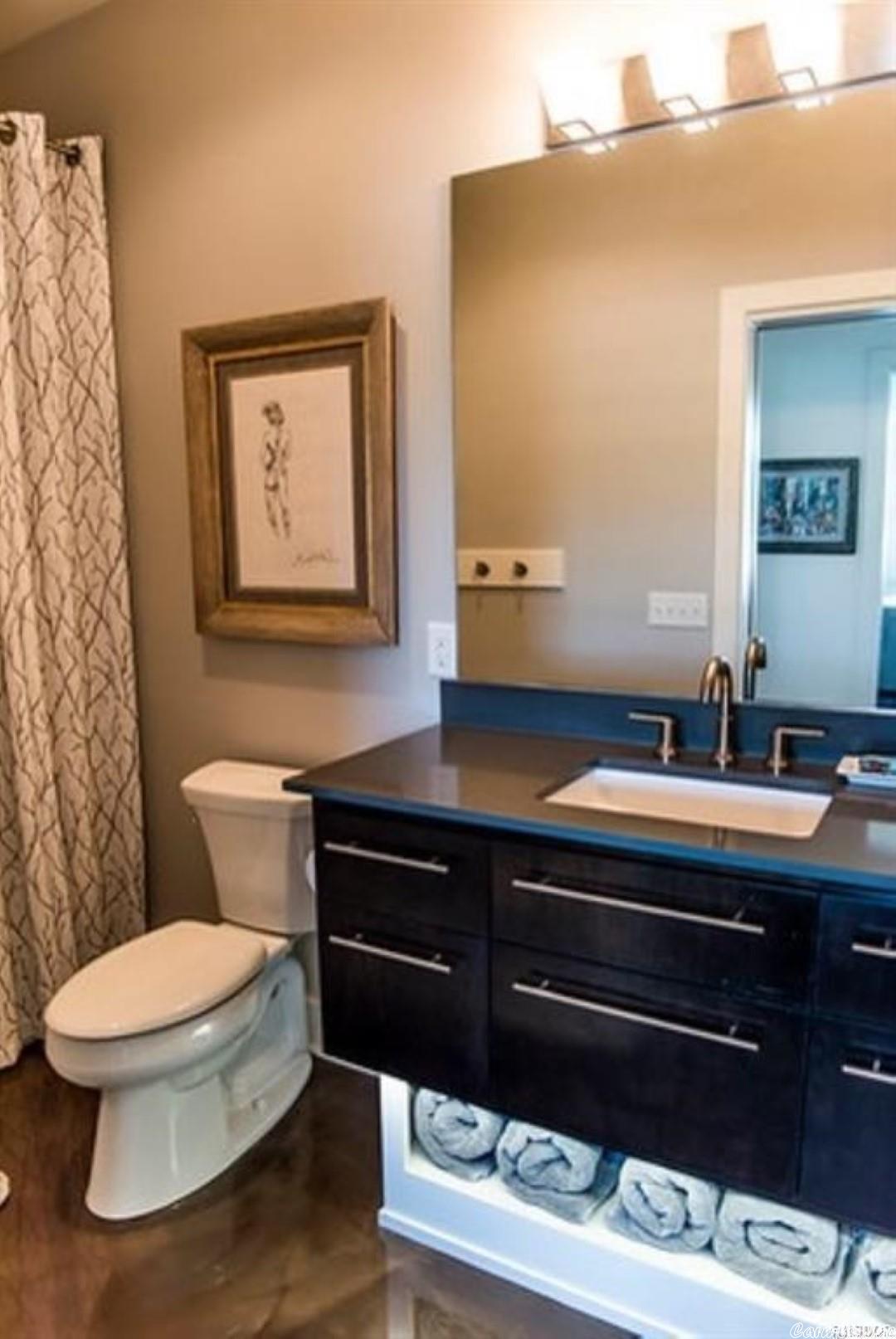 LAKE FOREST SHORES - Residential