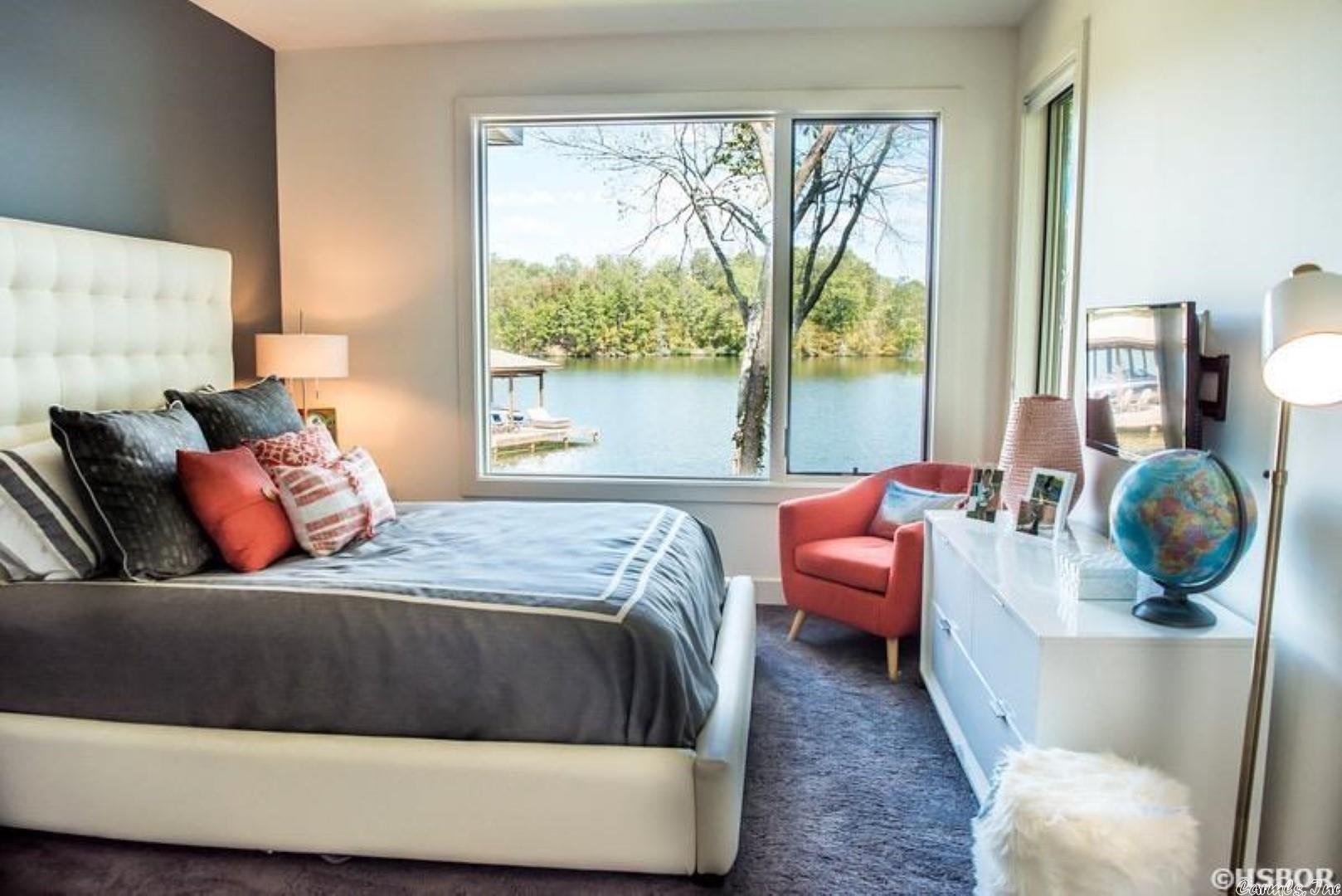 LAKE FOREST SHORES - Residential