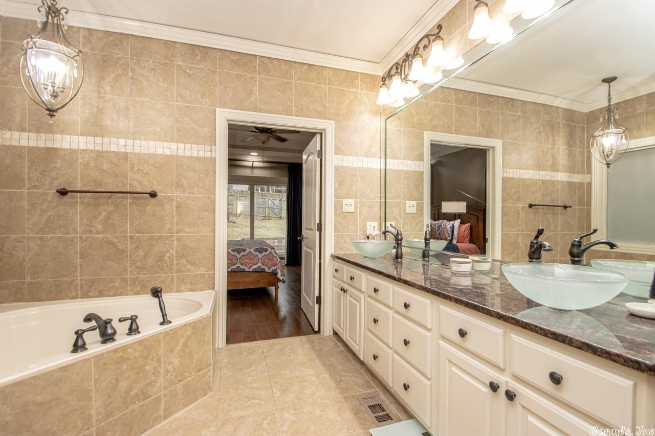 CHENAL VALLEY EPERNAY PLACE - Residential