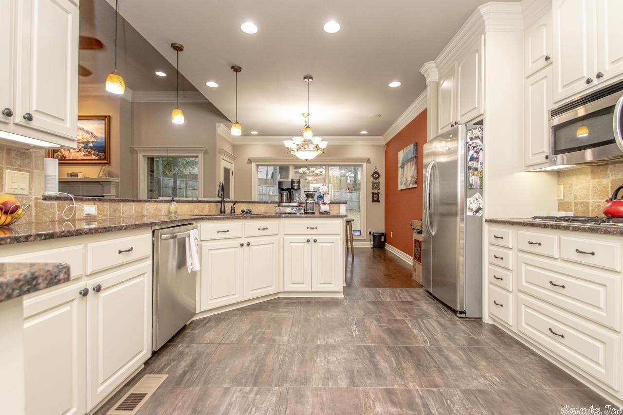 CHENAL VALLEY EPERNAY PLACE - Residential