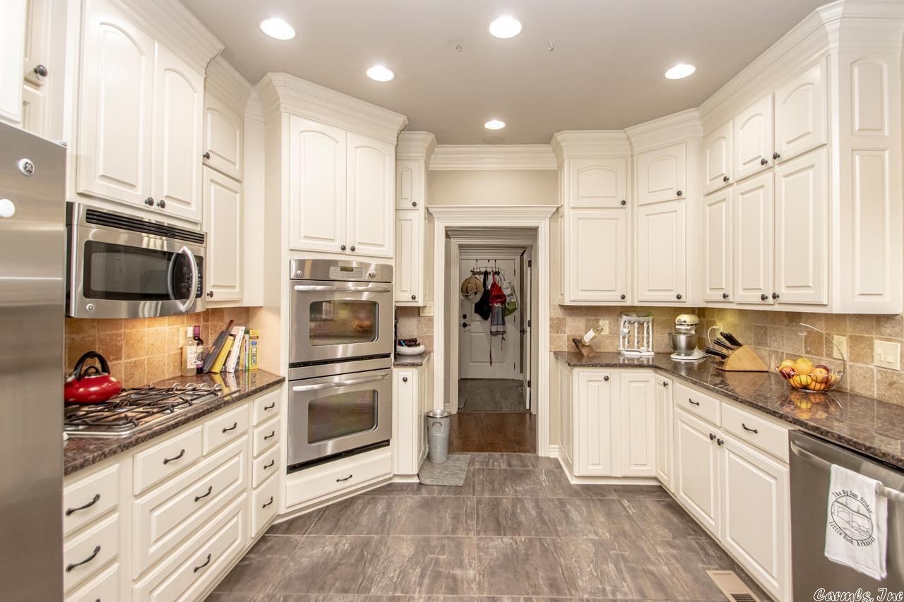 CHENAL VALLEY EPERNAY PLACE - Residential