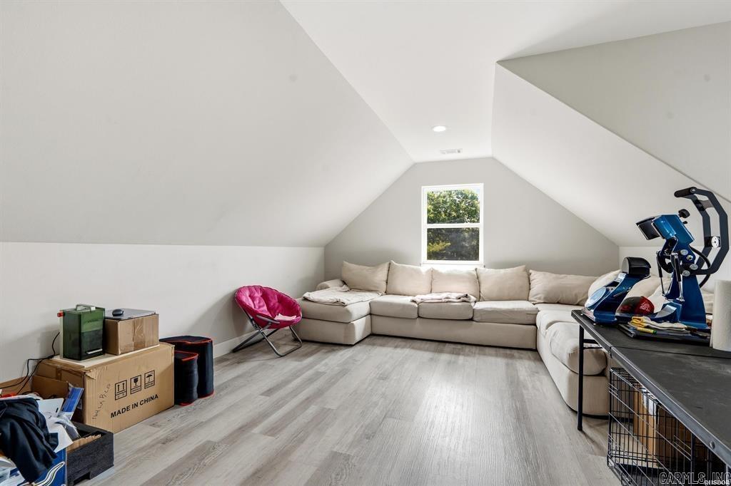 WINDSONG BAY ESTATE - Residential