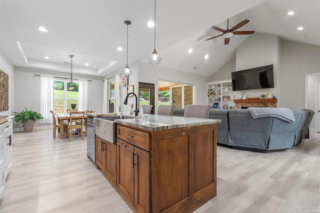 WINDSONG BAY ESTATE - Residential