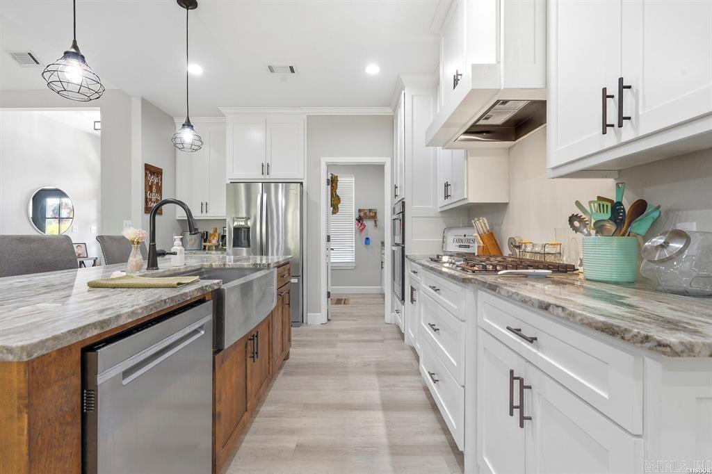 WINDSONG BAY ESTATE - Residential