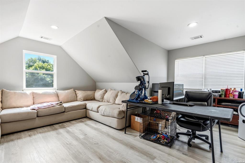 WINDSONG BAY ESTATE - Residential