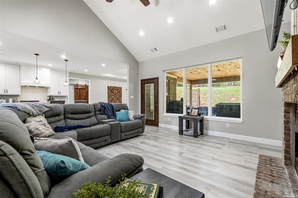 WINDSONG BAY ESTATE - Residential