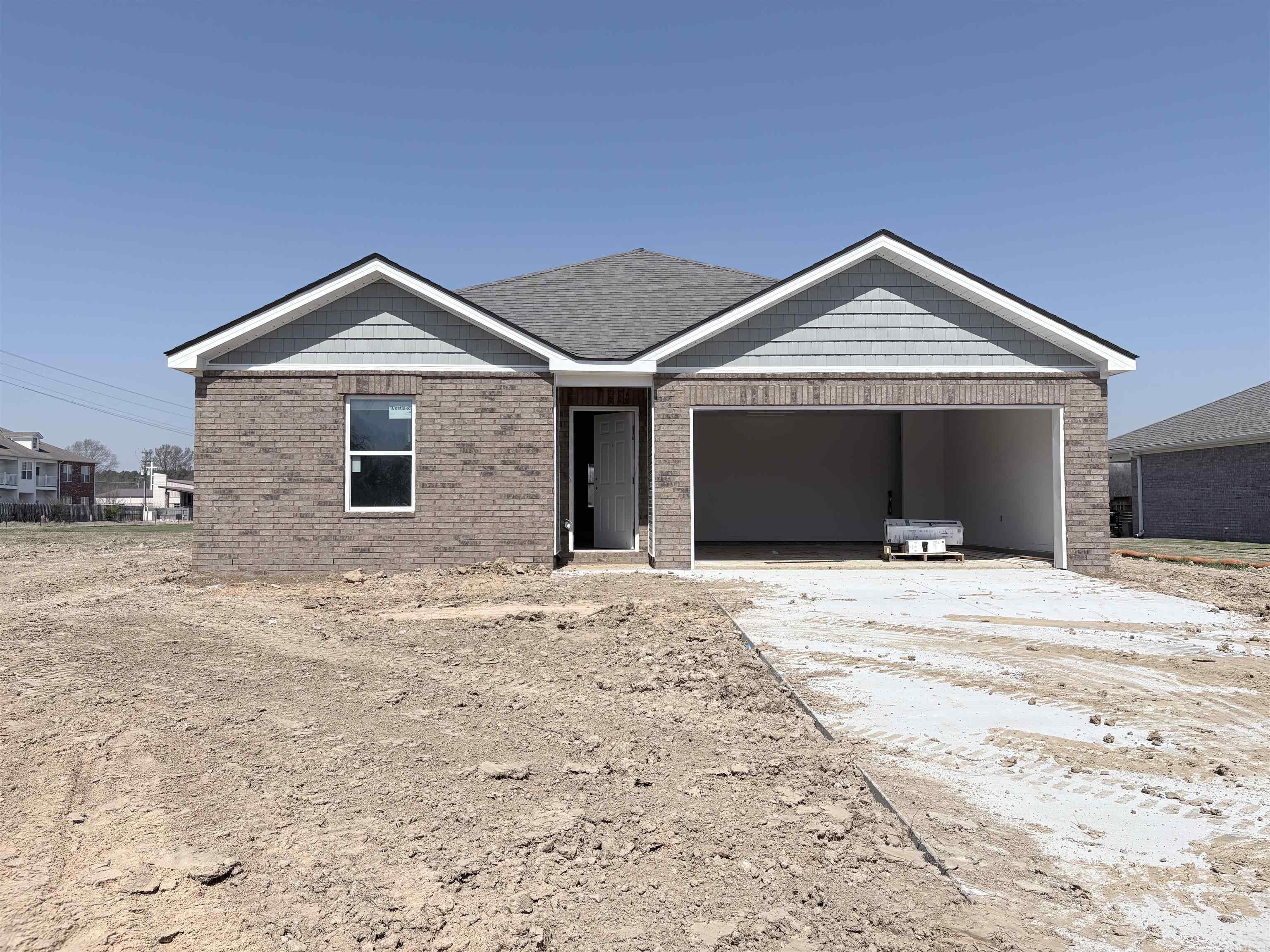 Can close in 30 days! The Freeport floorplan is a one-story open floorplan concept that features 4 bedrooms, 2 bathrooms, and a two-car garage. The home is equipped with stainless steel appliances (refrigerator, stove, microwave, dishwasher), keyless entry, blinds, and more.  The listed photos are for representation purposes. These photos are of the same floorplan but not of the same home.