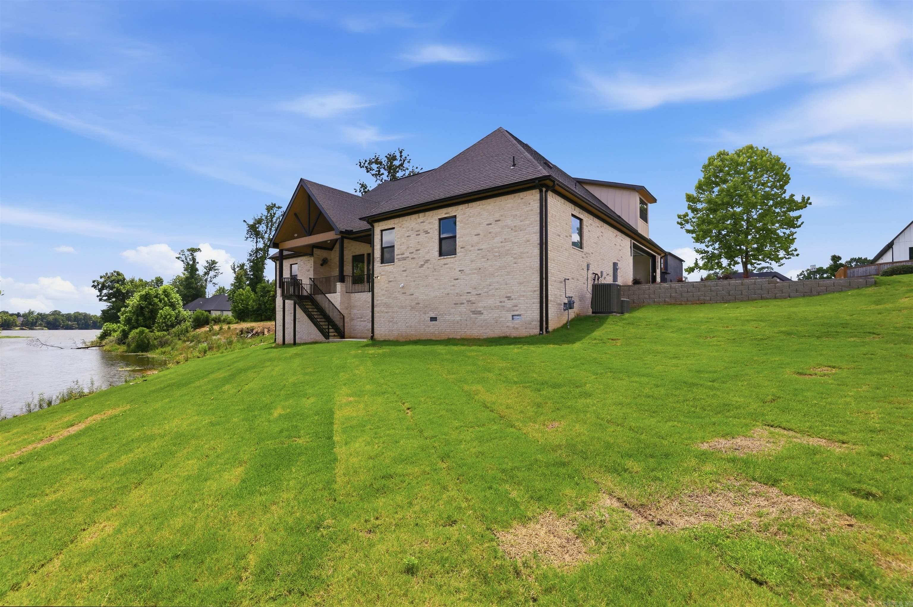 NORTH SHORE @ HURRICANE LAKE EST - Residential