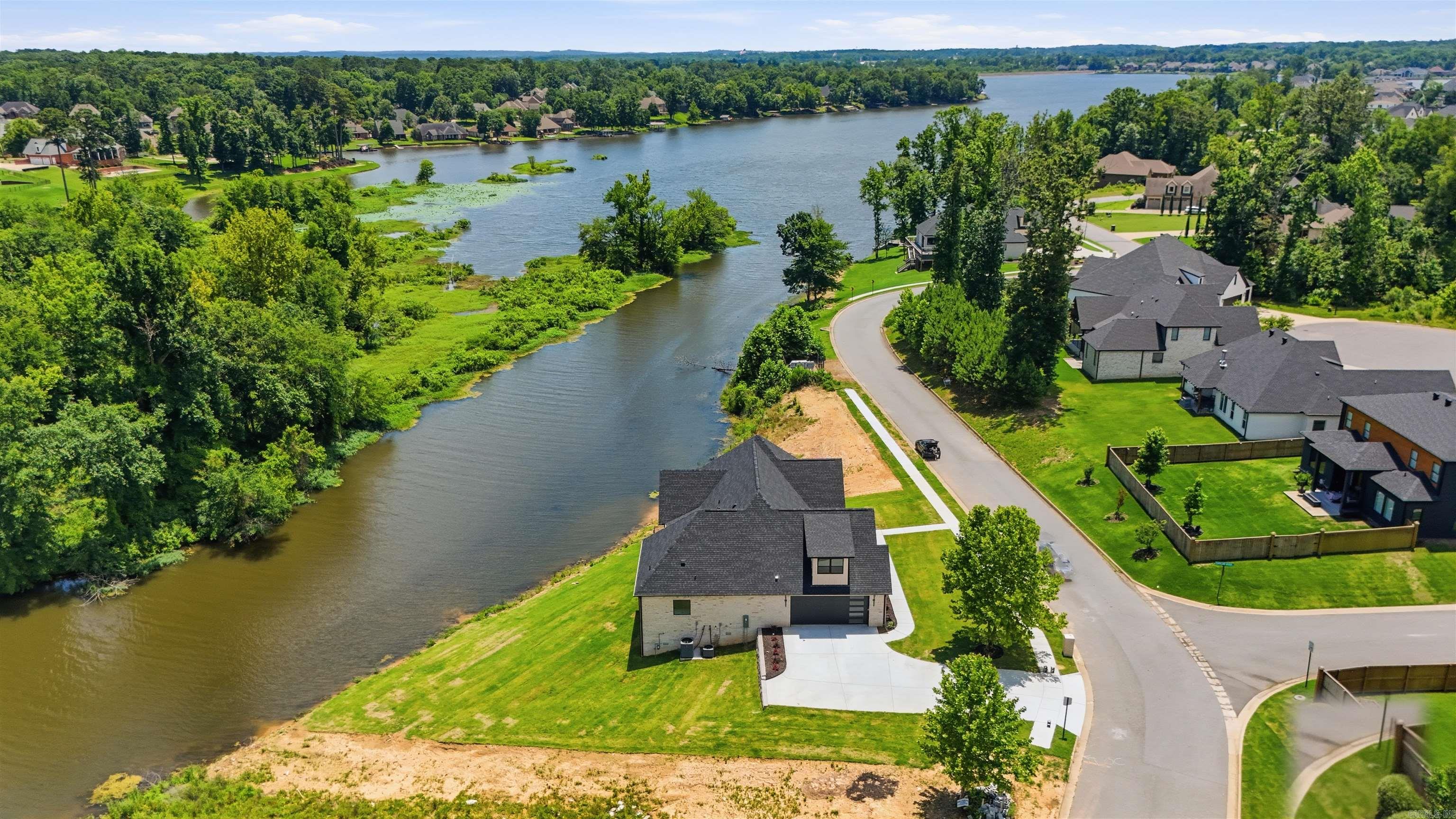 NORTH SHORE @ HURRICANE LAKE EST - Residential