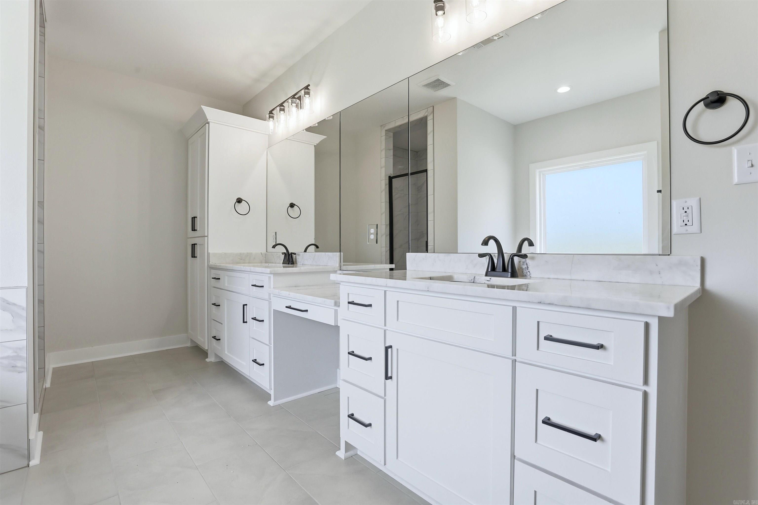 NORTH SHORE @ HURRICANE LAKE EST - Residential