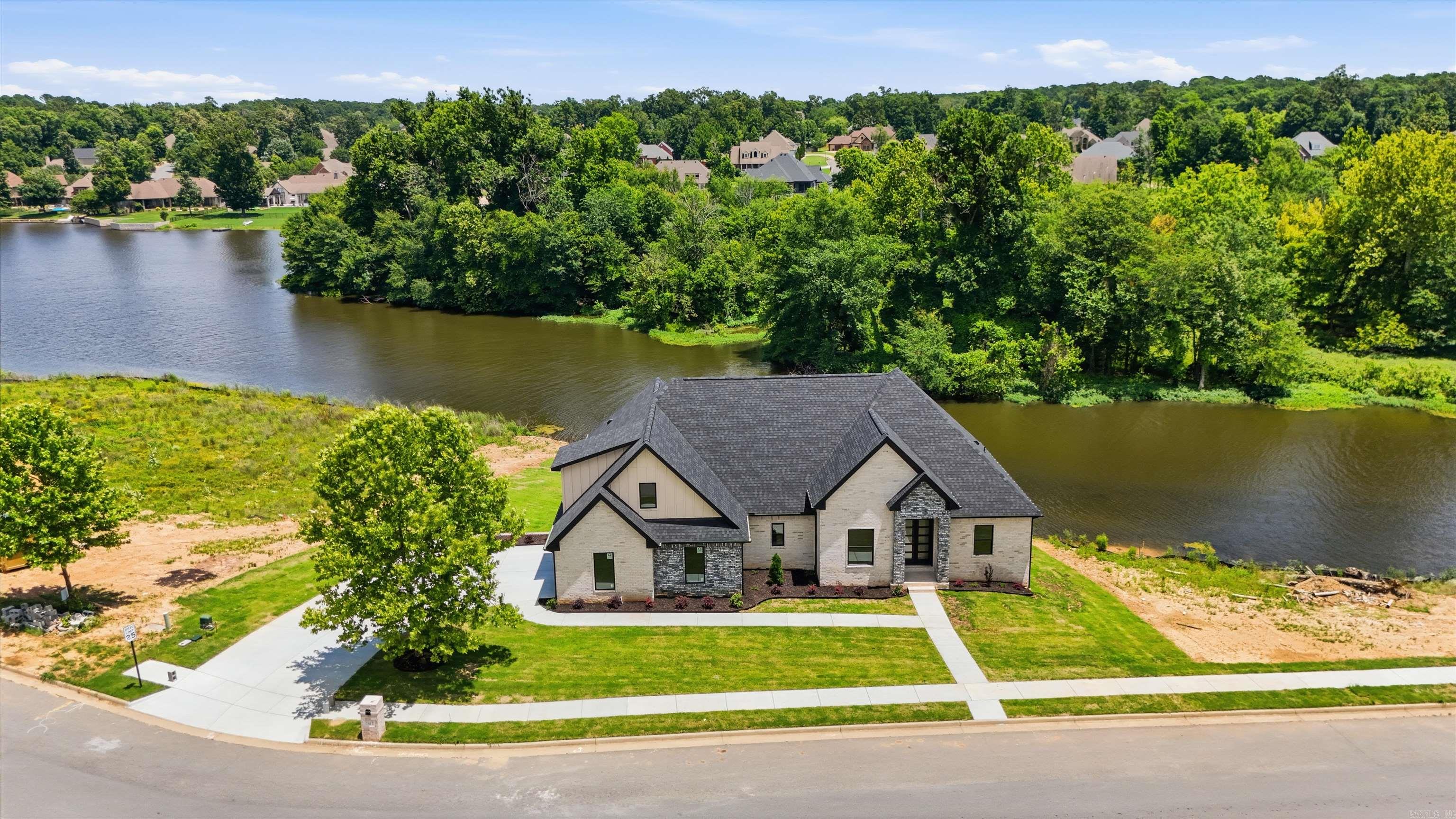 NORTH SHORE @ HURRICANE LAKE EST - Residential