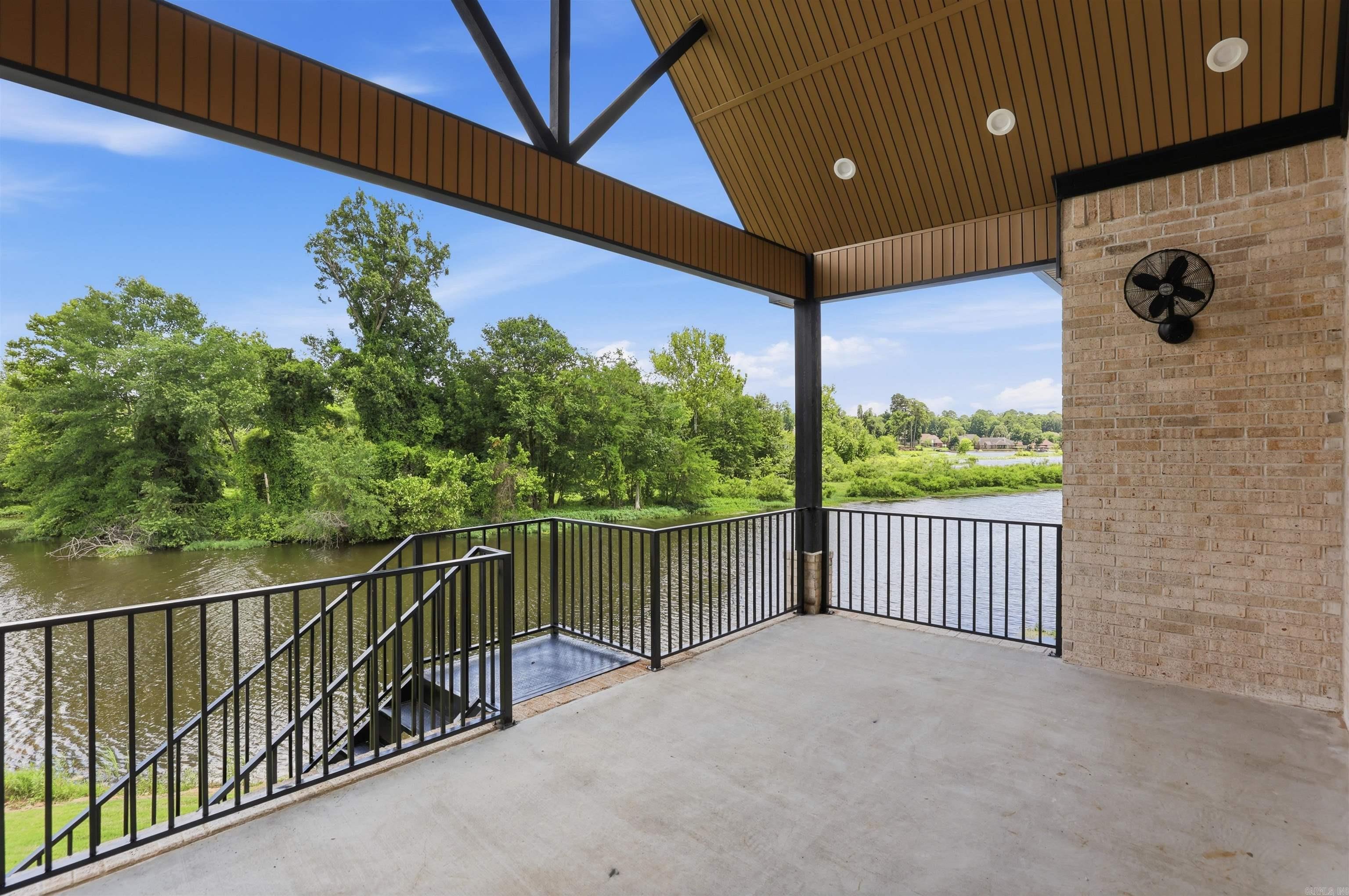 NORTH SHORE @ HURRICANE LAKE EST - Residential