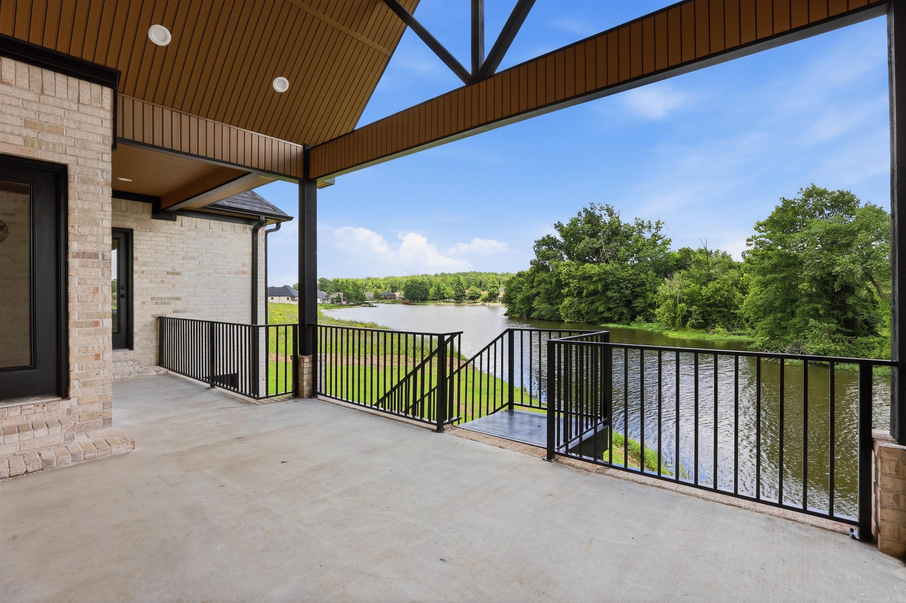 NORTH SHORE @ HURRICANE LAKE EST - Residential