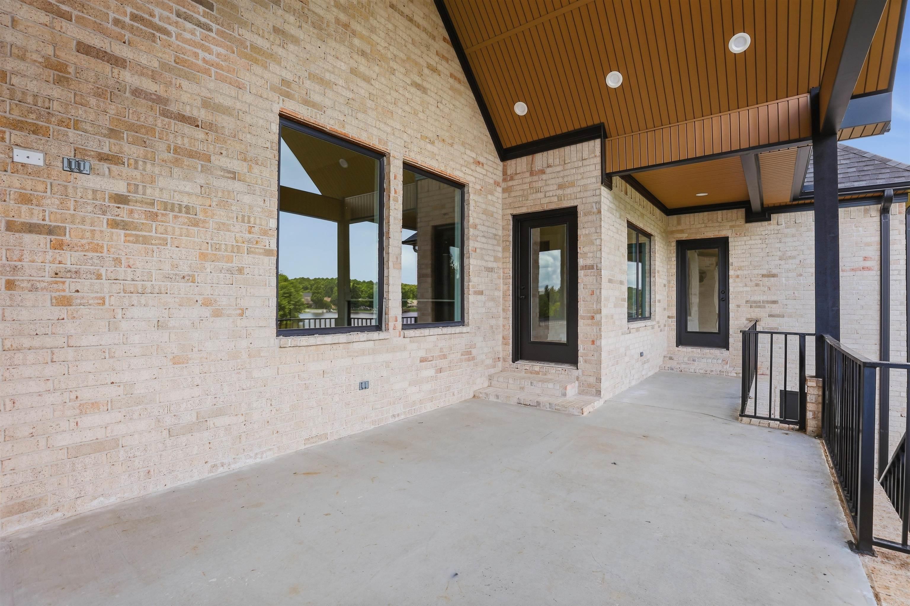 NORTH SHORE @ HURRICANE LAKE EST - Residential