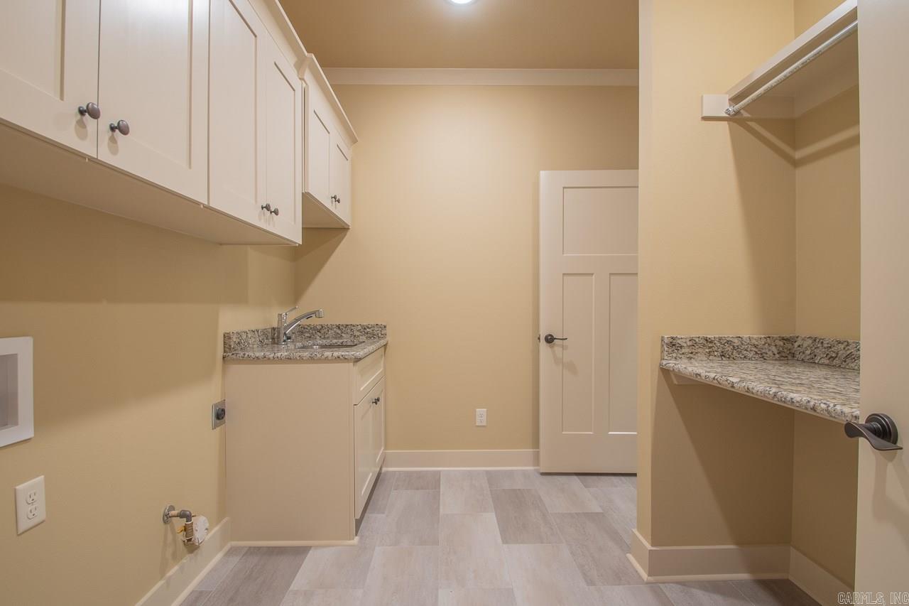 CREEKSIDE - Residential