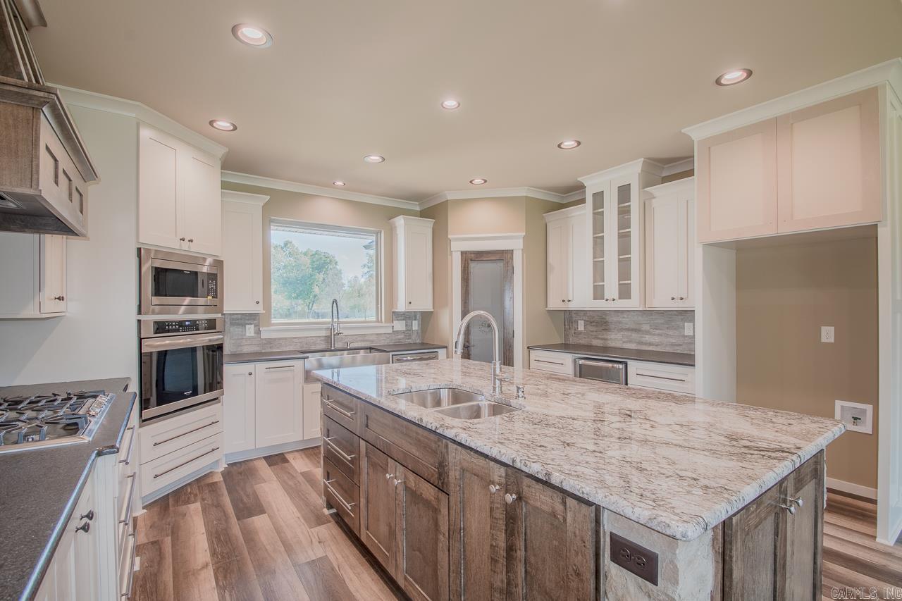 CREEKSIDE - Residential