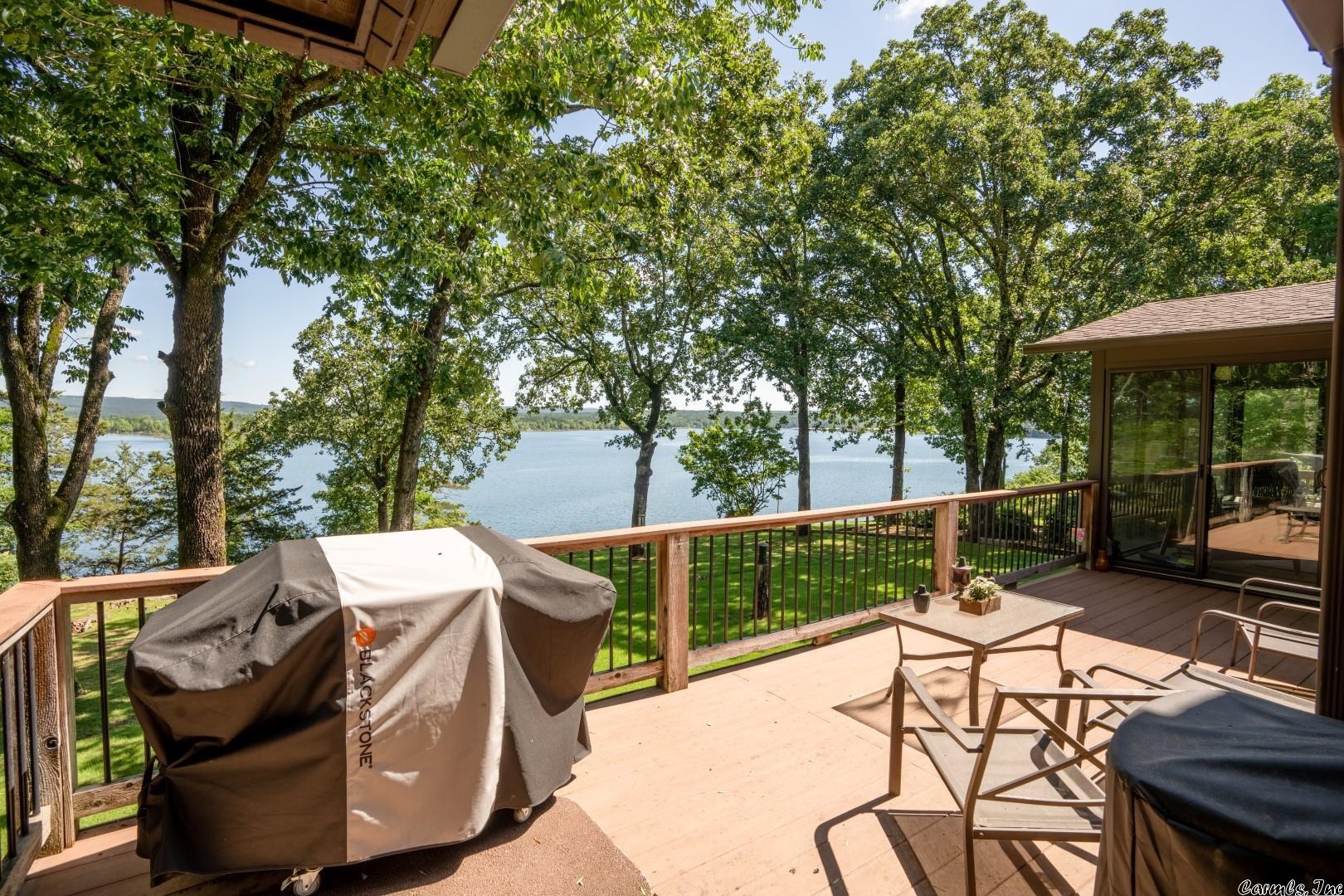 BRIARCLIFF - LAKE - Residential