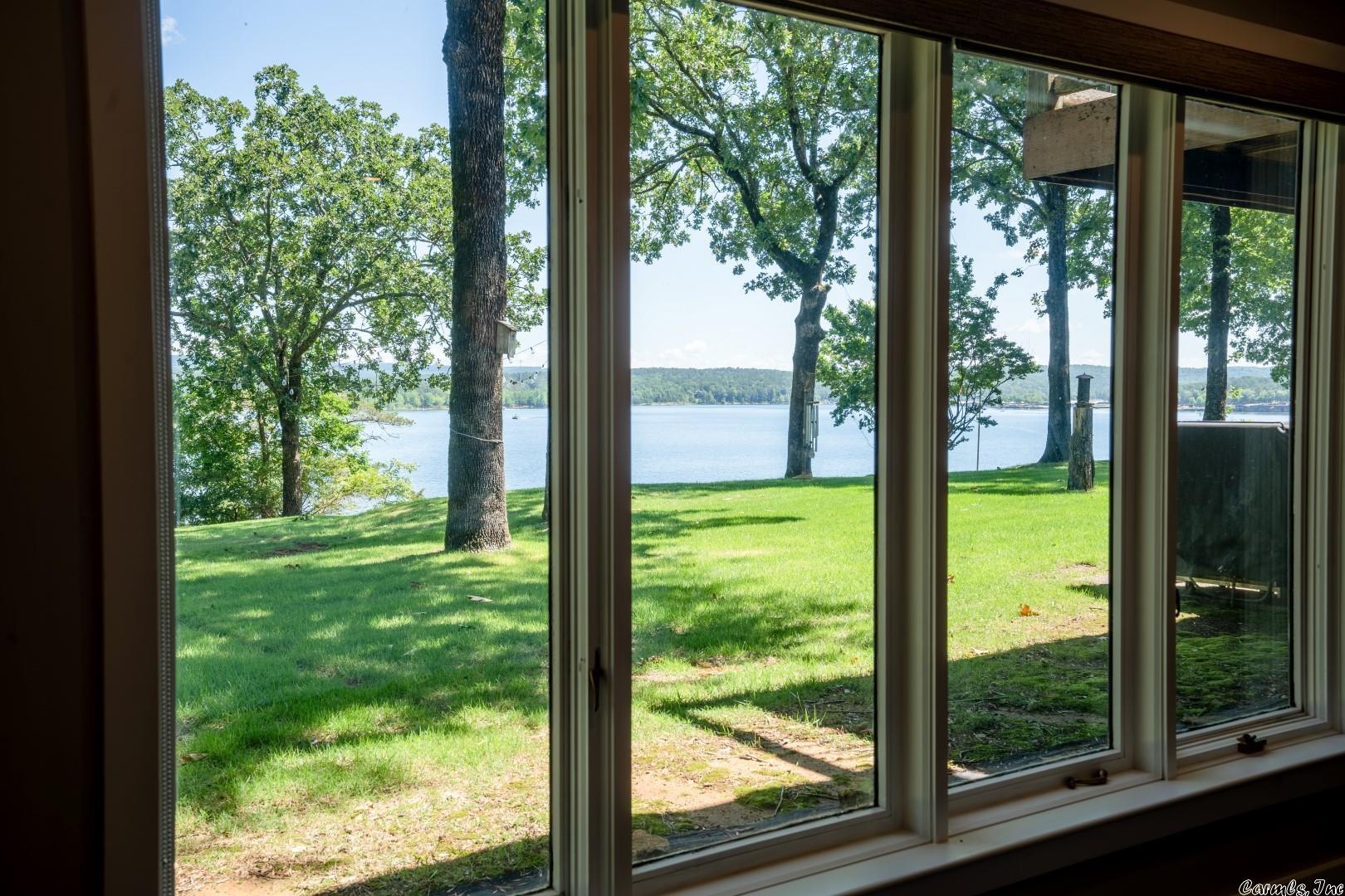 BRIARCLIFF - LAKE - Residential